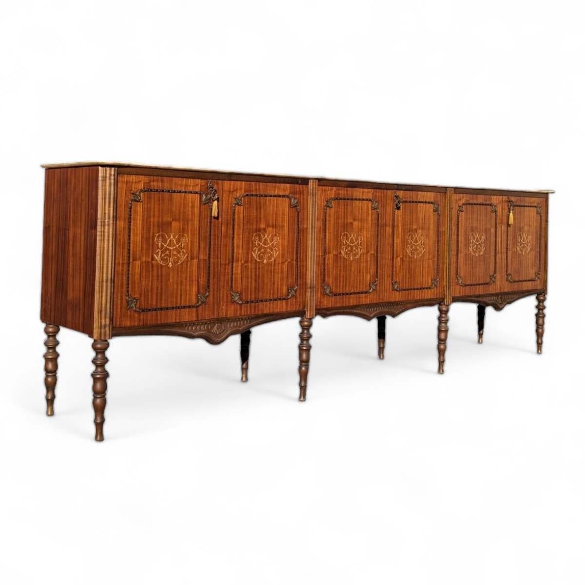 Antikes französisches Sideboard mit Marmorplatte im Louis-XVI.-Stil und Intarsien mit Blumendetails im Angebot 1