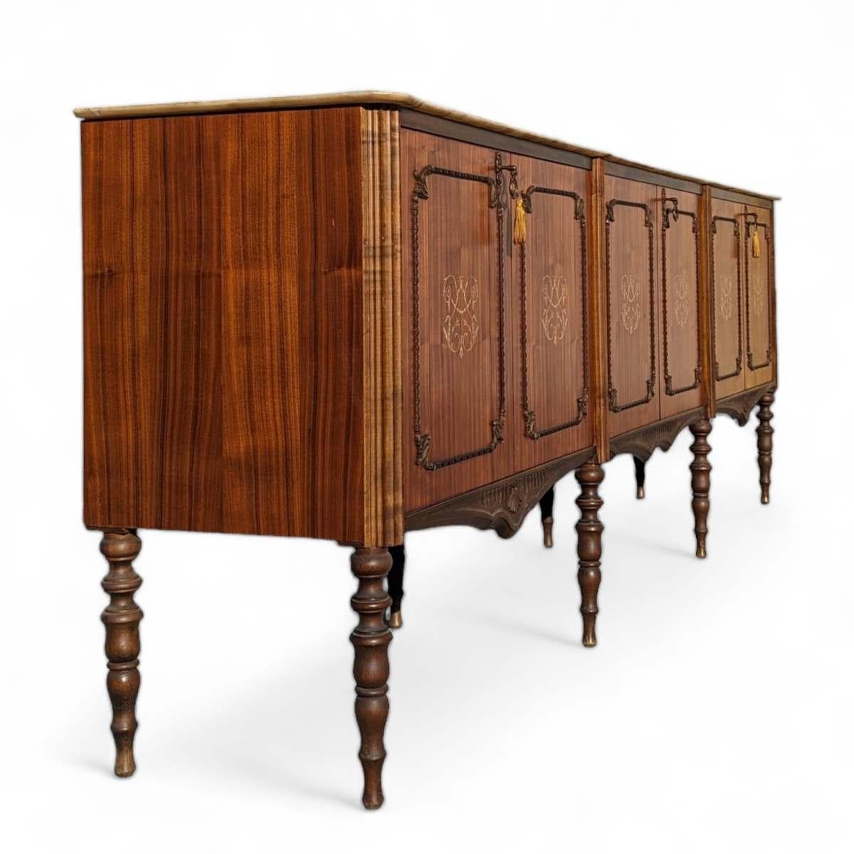 Antikes französisches Sideboard mit Marmorplatte im Louis-XVI.-Stil und Intarsien mit Blumendetails im Angebot 2