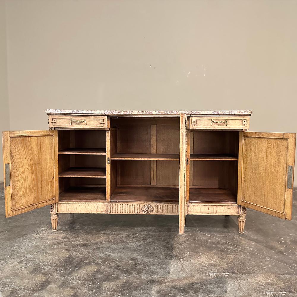 Antique French Louis XVI Buffet a gradini con piano in marmo in Oak striato in vendita 6