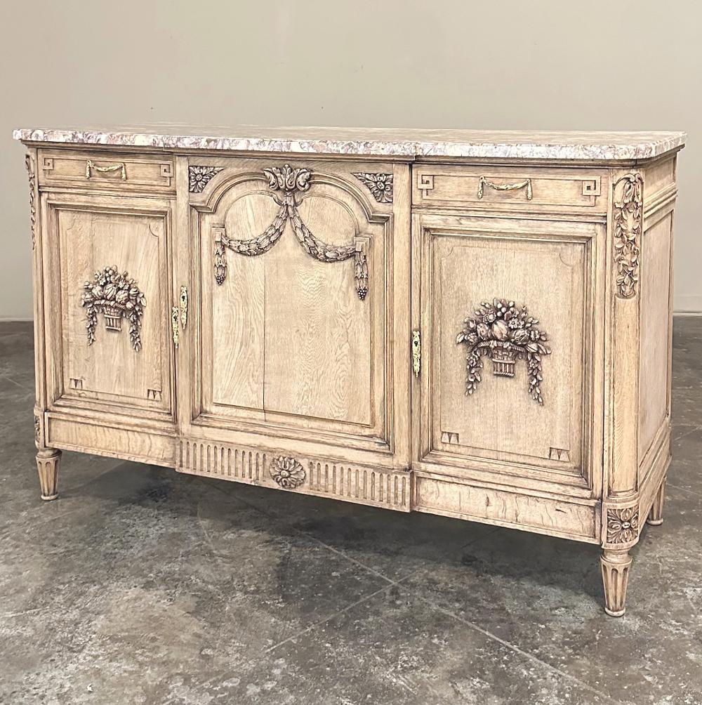 Luigi XVI Antique French Louis XVI Buffet a gradini con piano in marmo in Oak striato in vendita