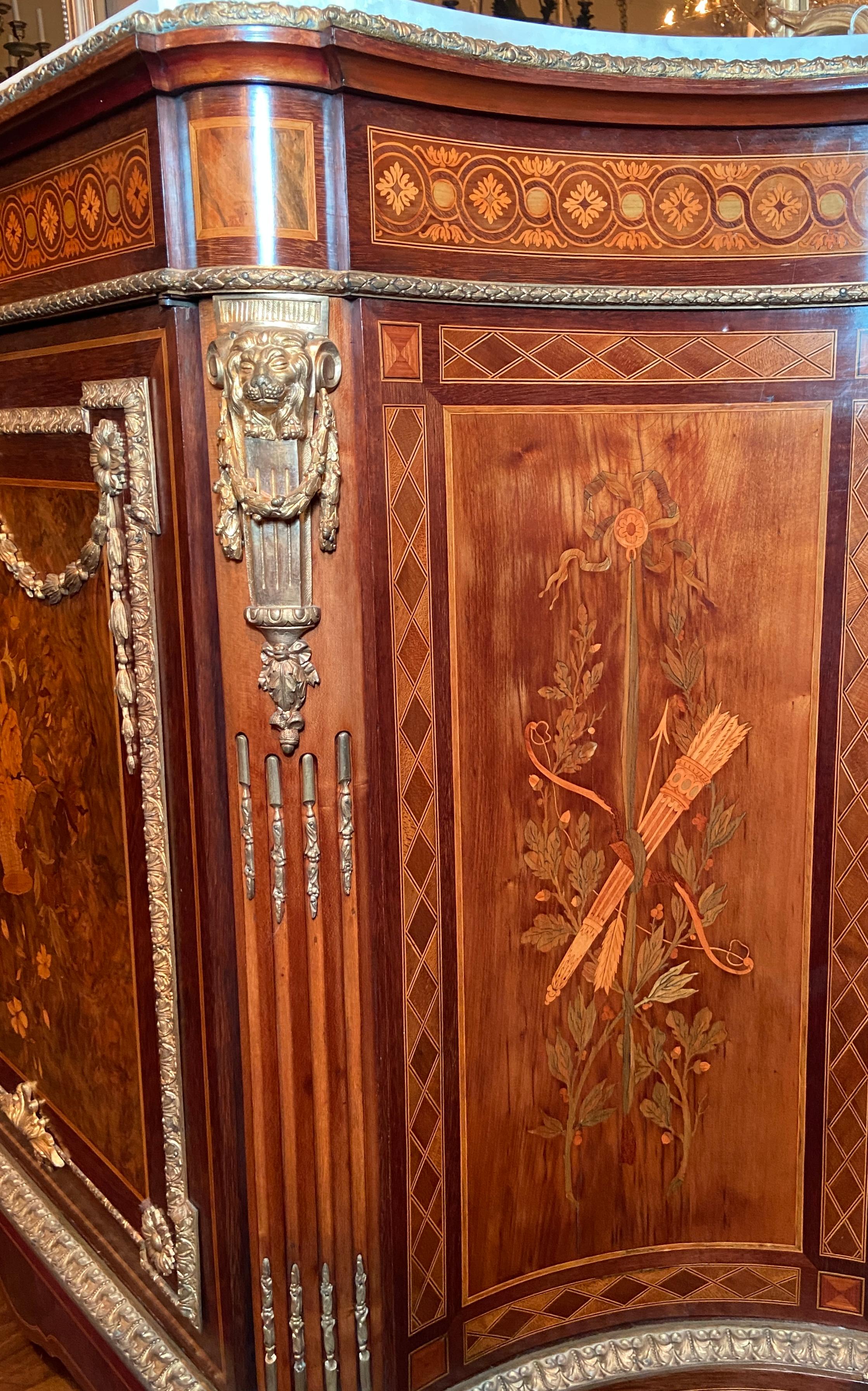 Ancienne commode française Louis XVI en marqueterie de bronze d'or avec dessus en marbre, 1890 en vente 4
