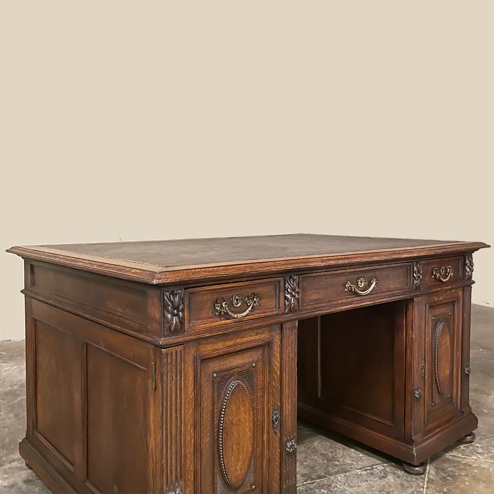 Antiker französischer Louis XVI neoklassizistischer Schreibtisch mit zwei Seiten im Angebot 6