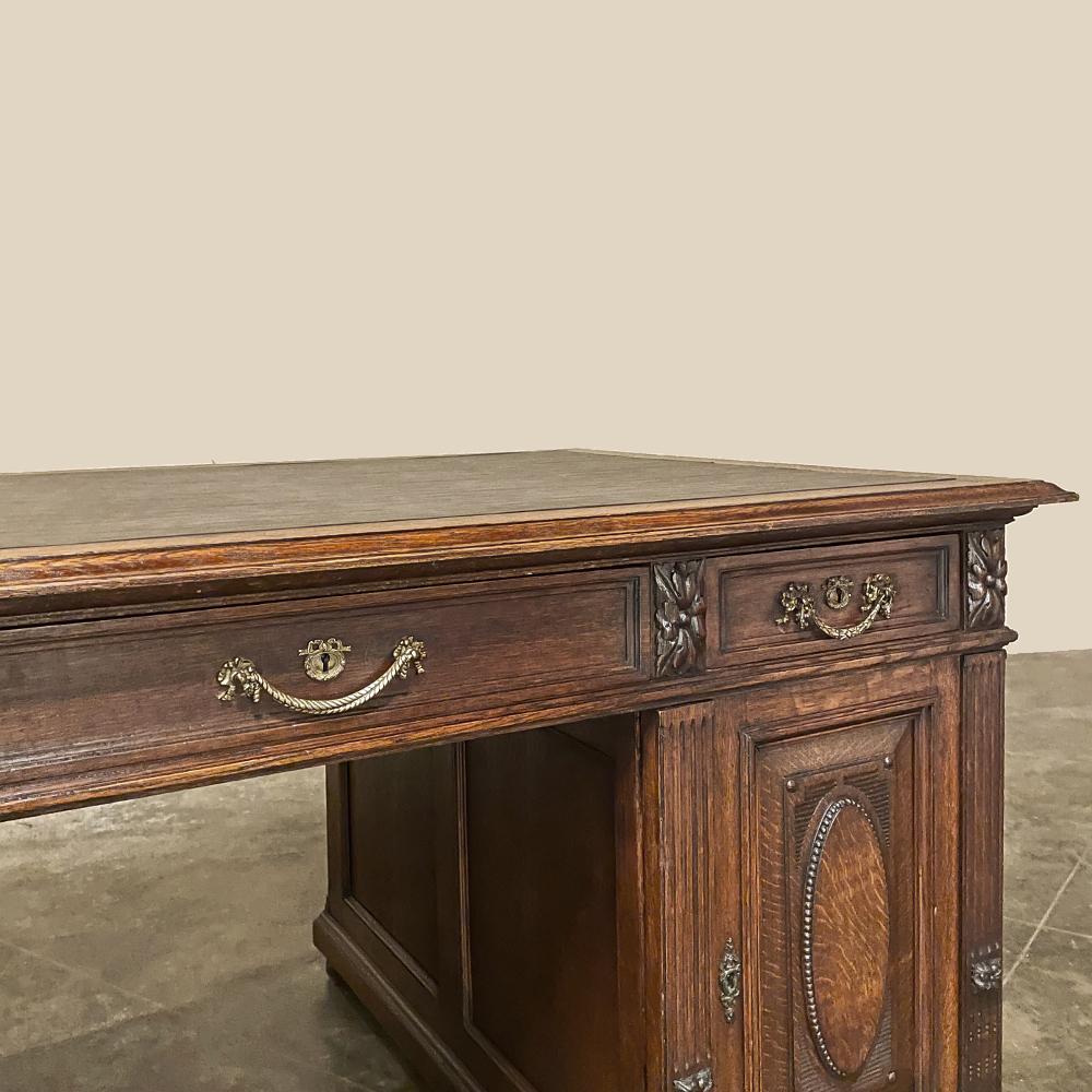 Antiker französischer Louis XVI neoklassizistischer Schreibtisch mit zwei Seiten im Angebot 8