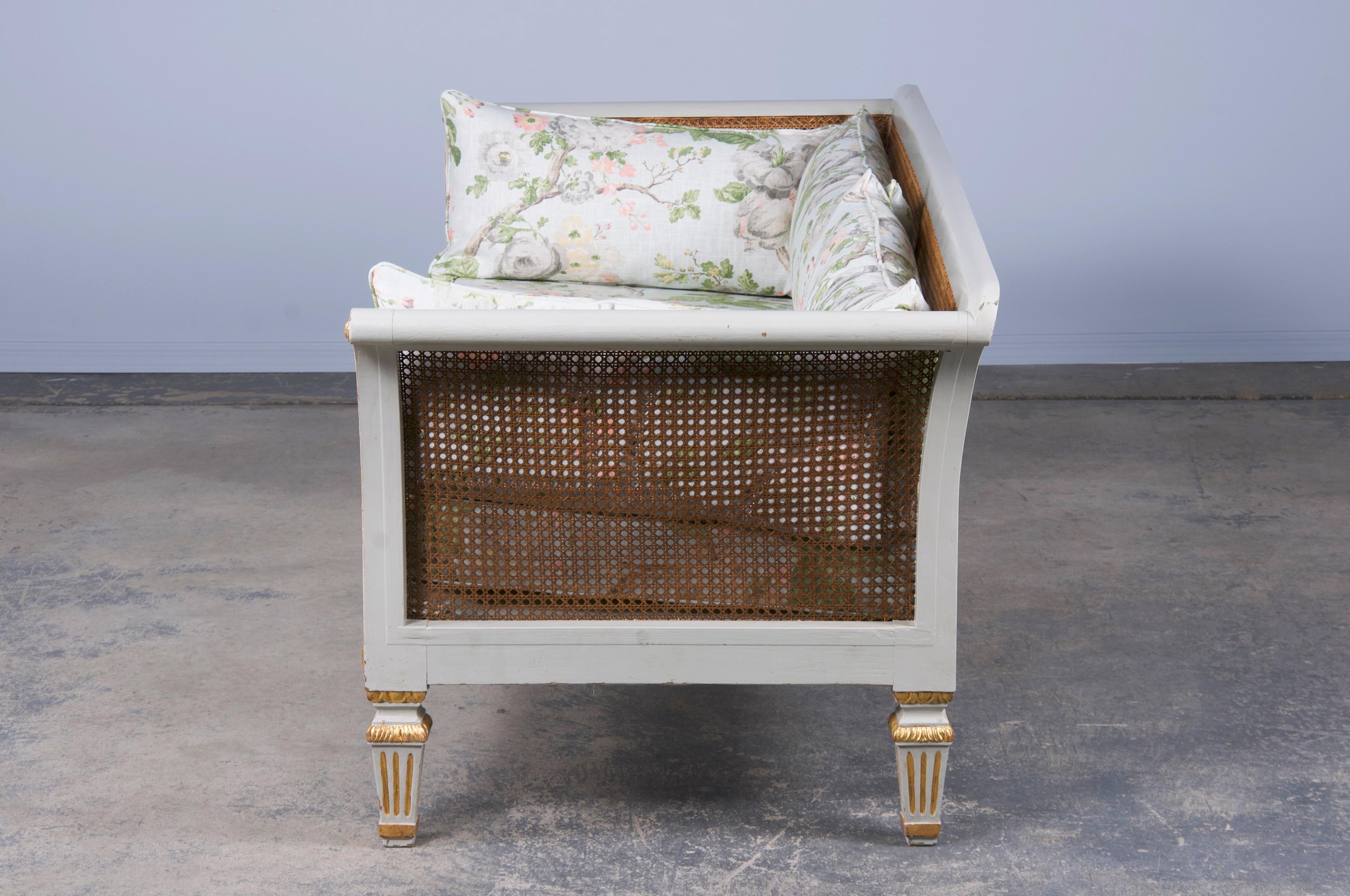 Antique French Neoclassical Style Painted Cane Back Loveseat W/ Floral Linen in vendita 2