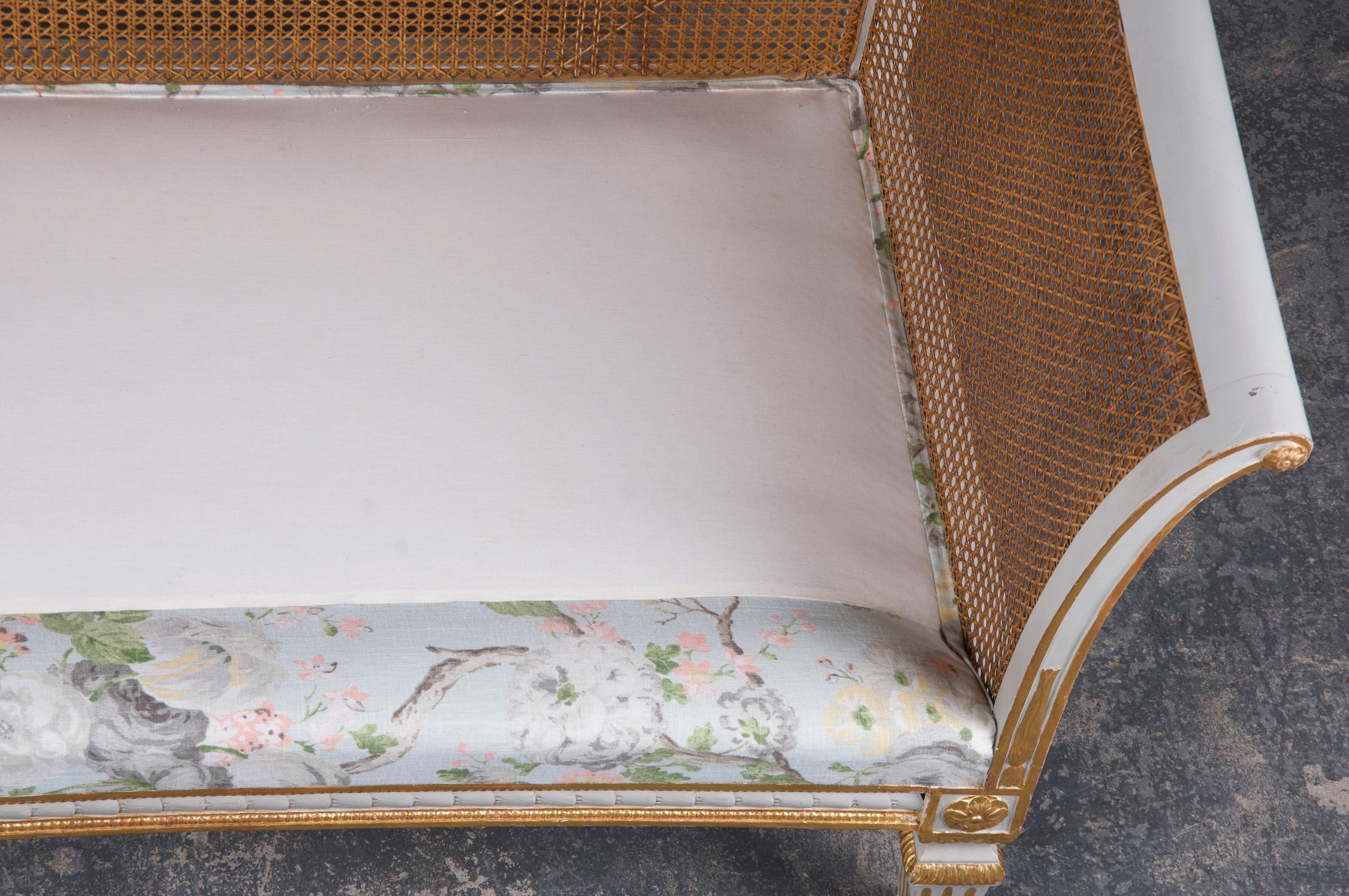 Antique French Neoclassical Style Painted Cane Back Loveseat W/ Floral Linen in vendita 8