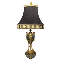 Antike französische Louis-XVI-Lampe aus Ormulu und grünem Marmor, um 1875-1885.