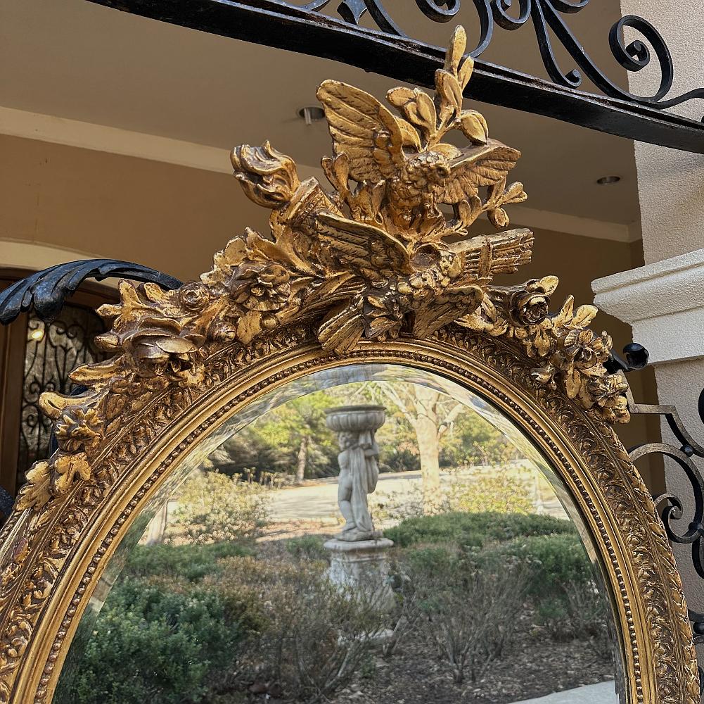 Antique miroir ovale doré français Louis XVI en vente 8