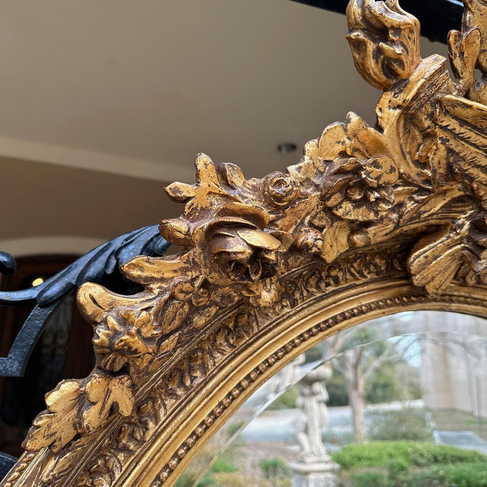 Antique miroir ovale doré français Louis XVI en vente 1