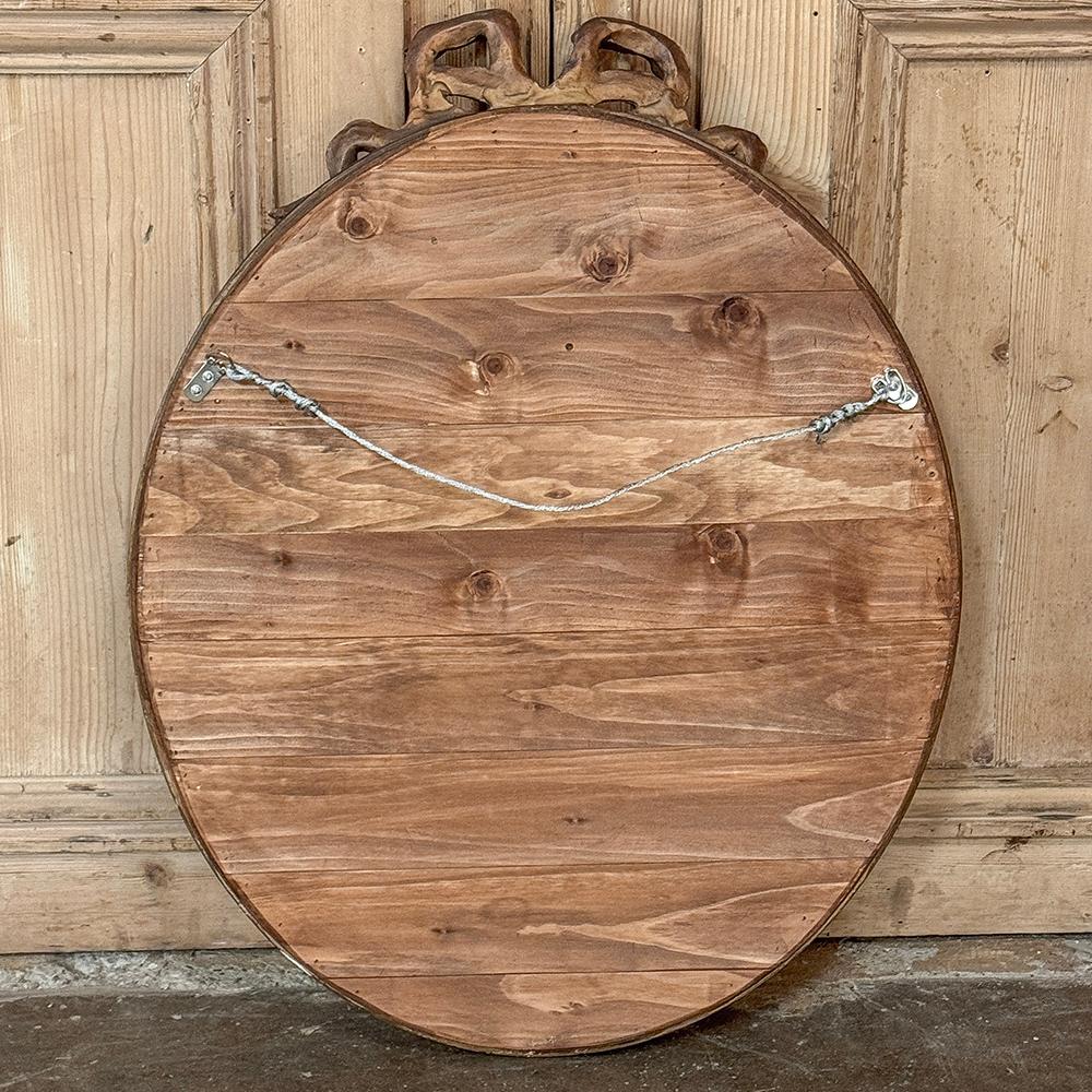 Miroir Mural Antique Français Louis XVI Ovale en Bois Doré en vente 9
