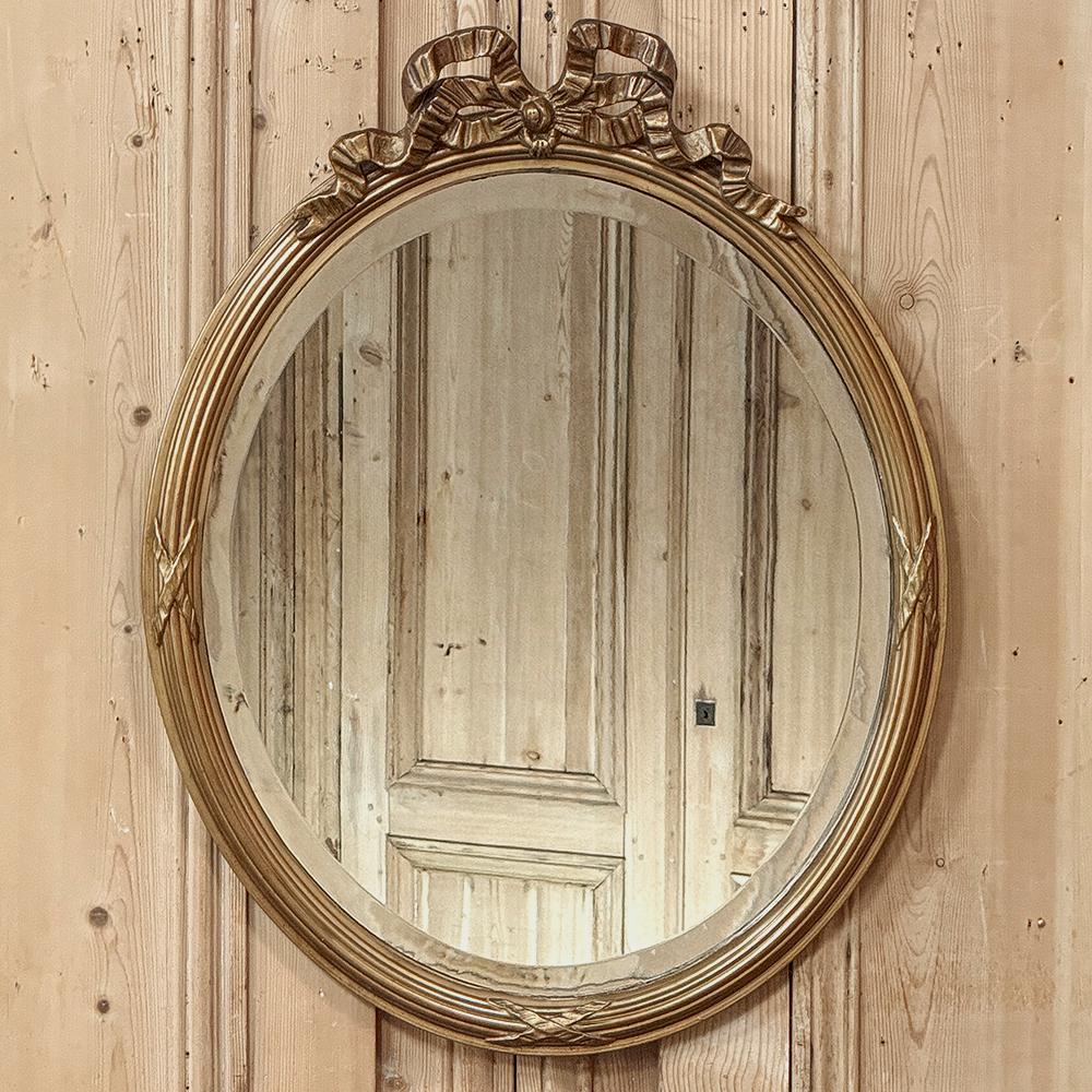Miroir Mural Antique Français Louis XVI Ovale en Bois Doré Bon état - En vente à Dallas, TX