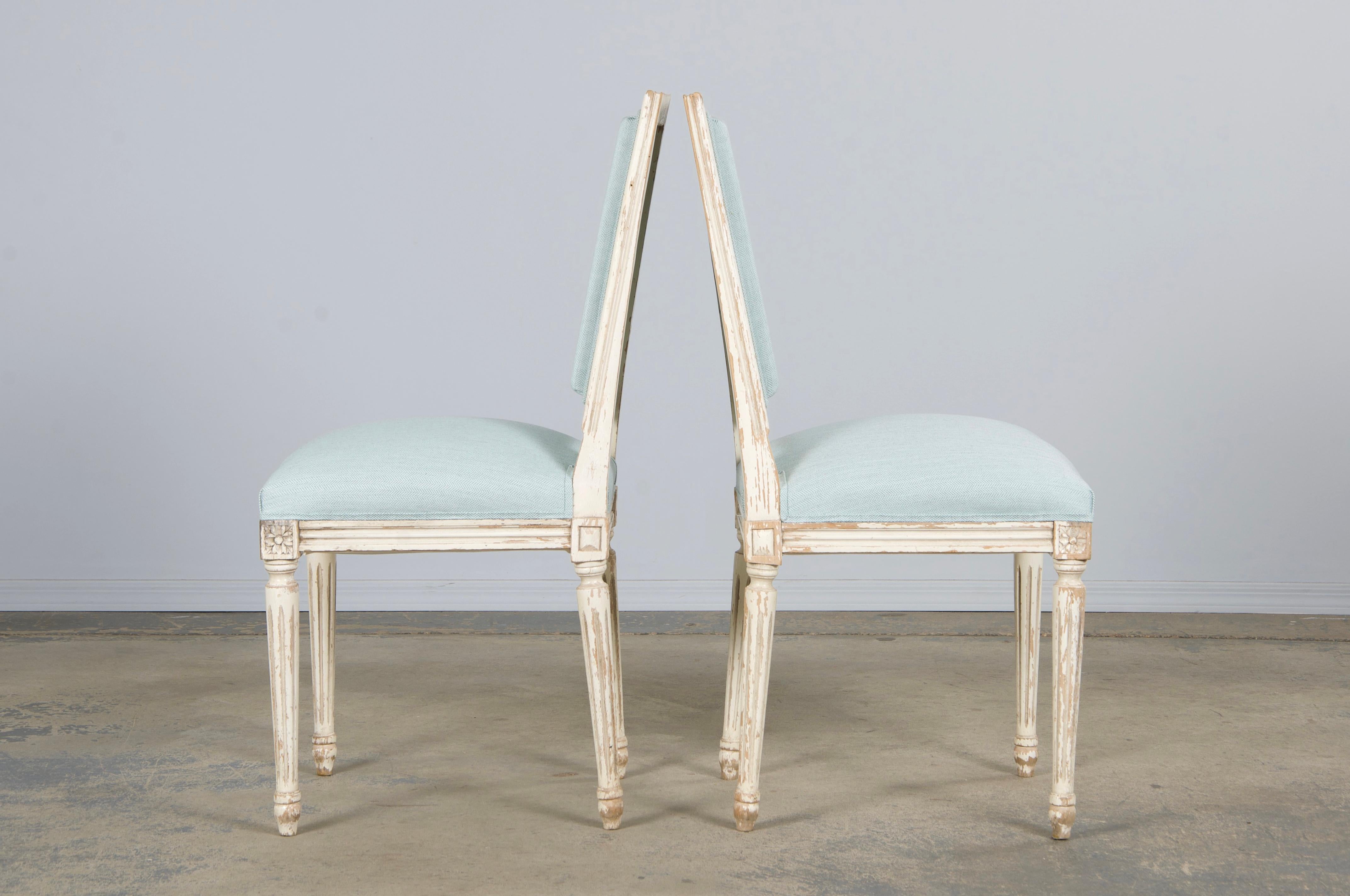Antique French Louis XVI Painted Accent Chairs in Light Blue - A Pair For Sale 4