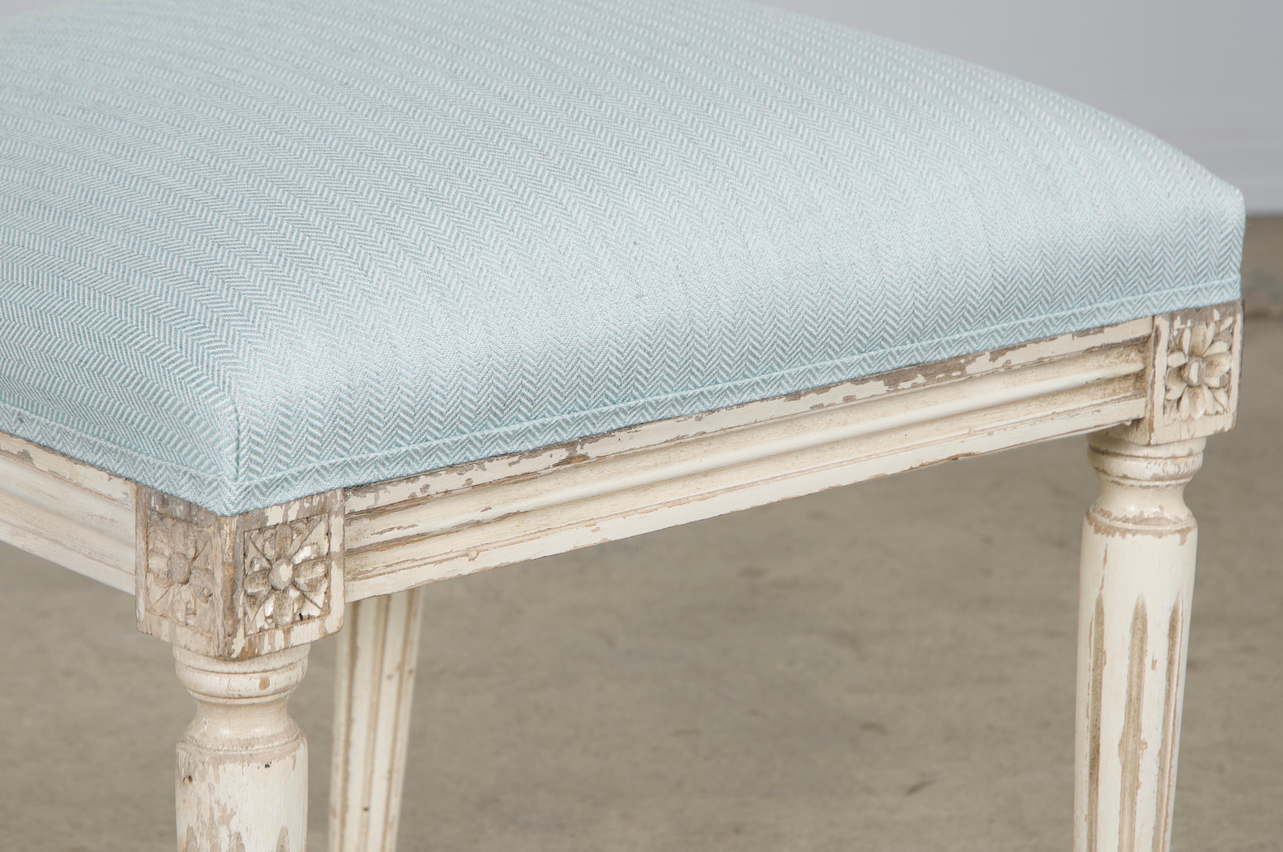 Antique French Louis XVI Painted Accent Chairs in Light Blue - A Pair For Sale 3