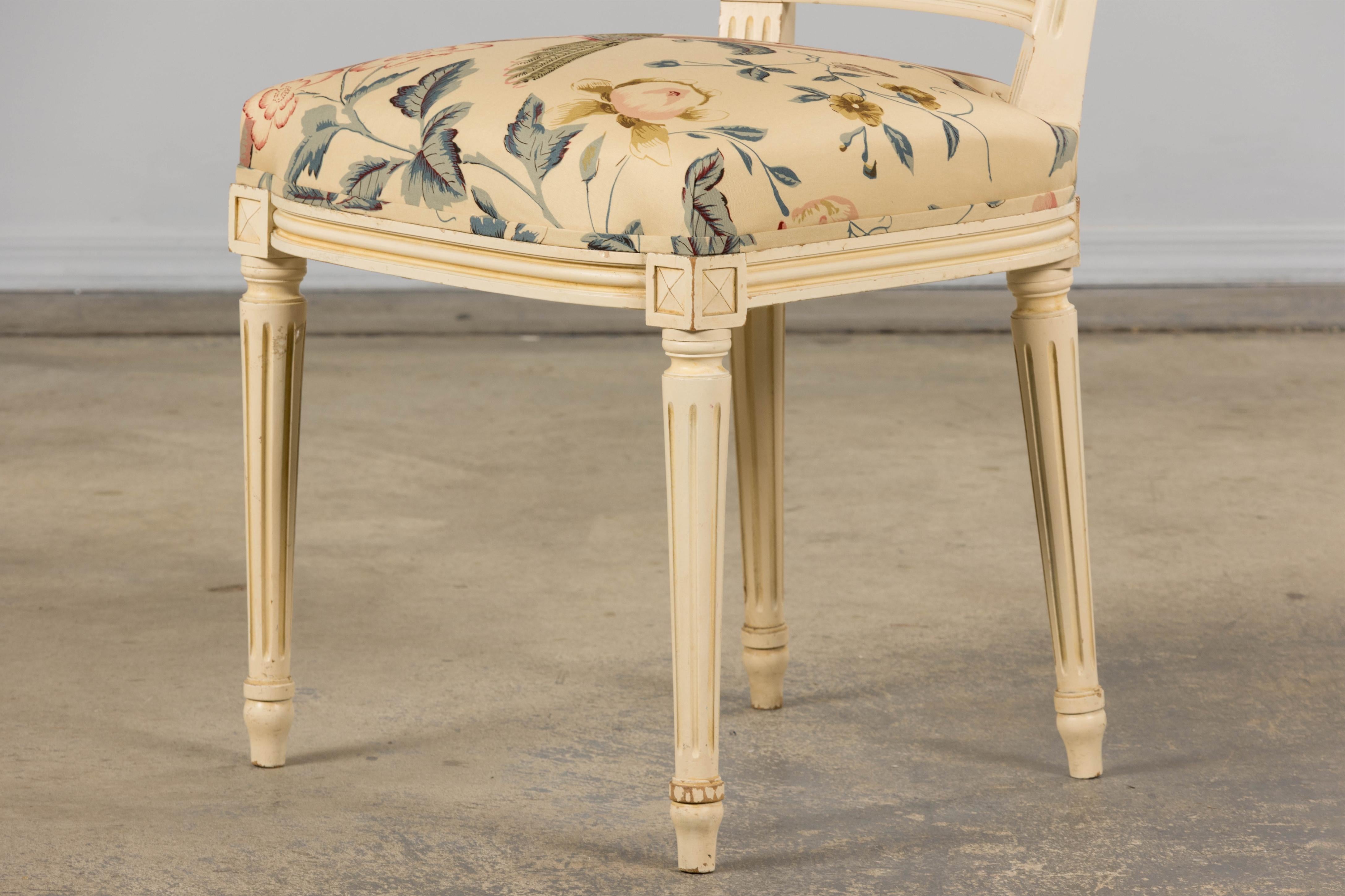 Antique French Louis XVI Painted Accent Side Chair in Beige Chinoiserie Fabric in vendita 7
