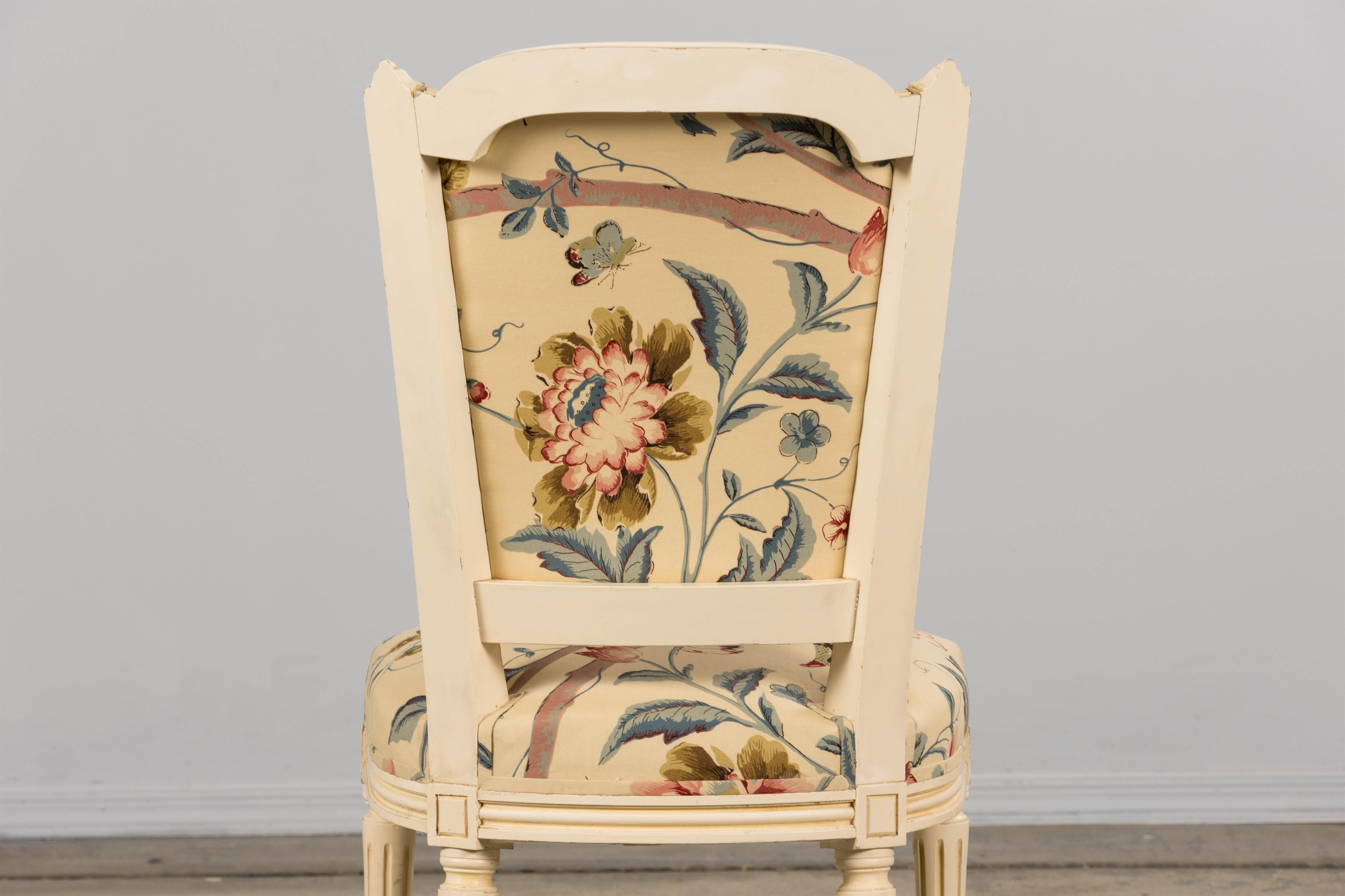 Antique French Louis XVI Painted Accent Side Chair in Beige Chinoiserie Fabric in vendita 9
