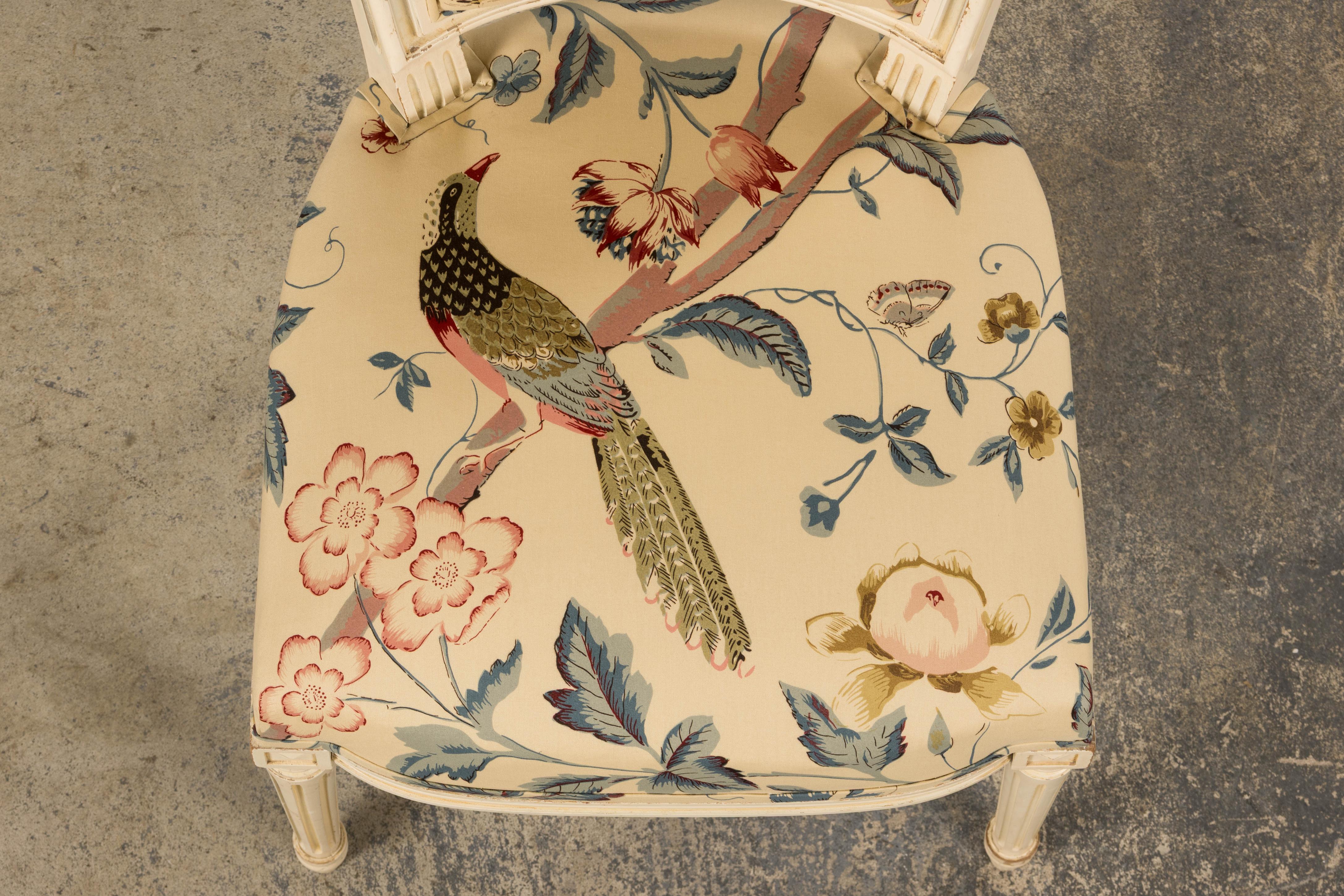 Luigi XVI Antique French Louis XVI Painted Accent Side Chair in Beige Chinoiserie Fabric in vendita