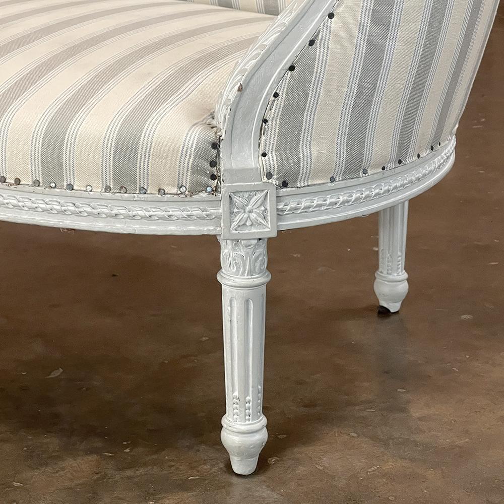 Antiker französischer Canape-Stuhl im Louis-XVI-Stil, bemalt ~ und eine halbe im Angebot 7