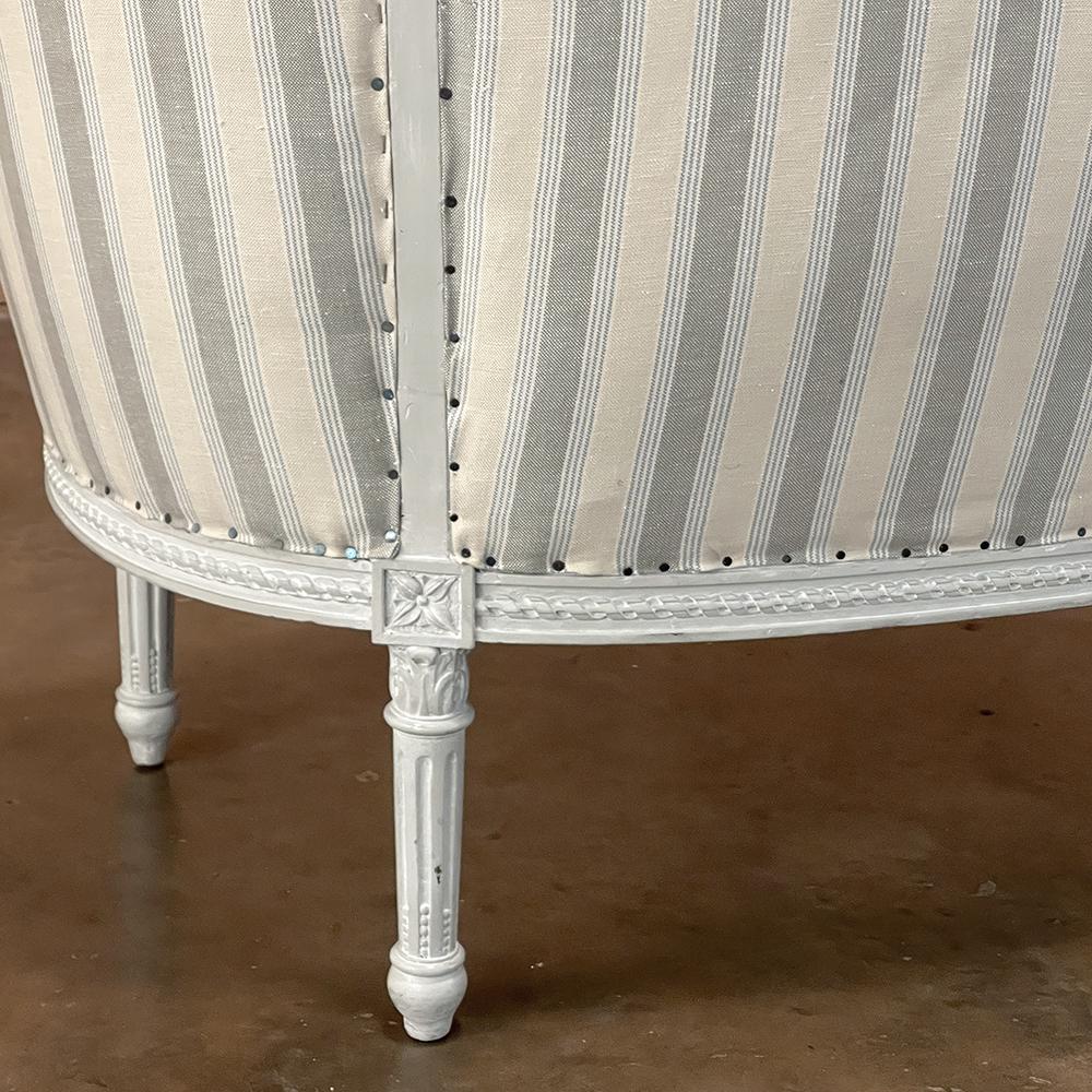 Antiker französischer Canape-Stuhl im Louis-XVI-Stil, bemalt ~ und eine halbe im Angebot 11