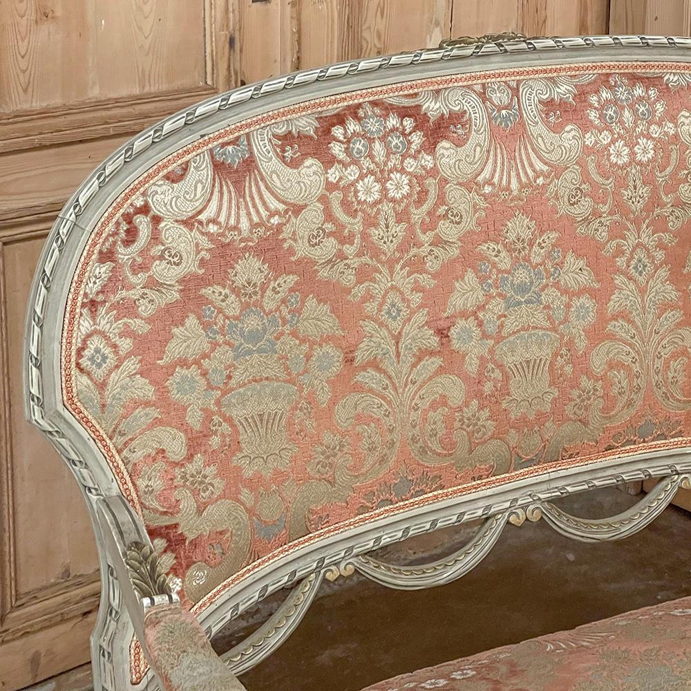 Antike französische bemalte Canape-Sessel im Louis-XVI.-Stil ~ (Handgeschnitzt) im Angebot