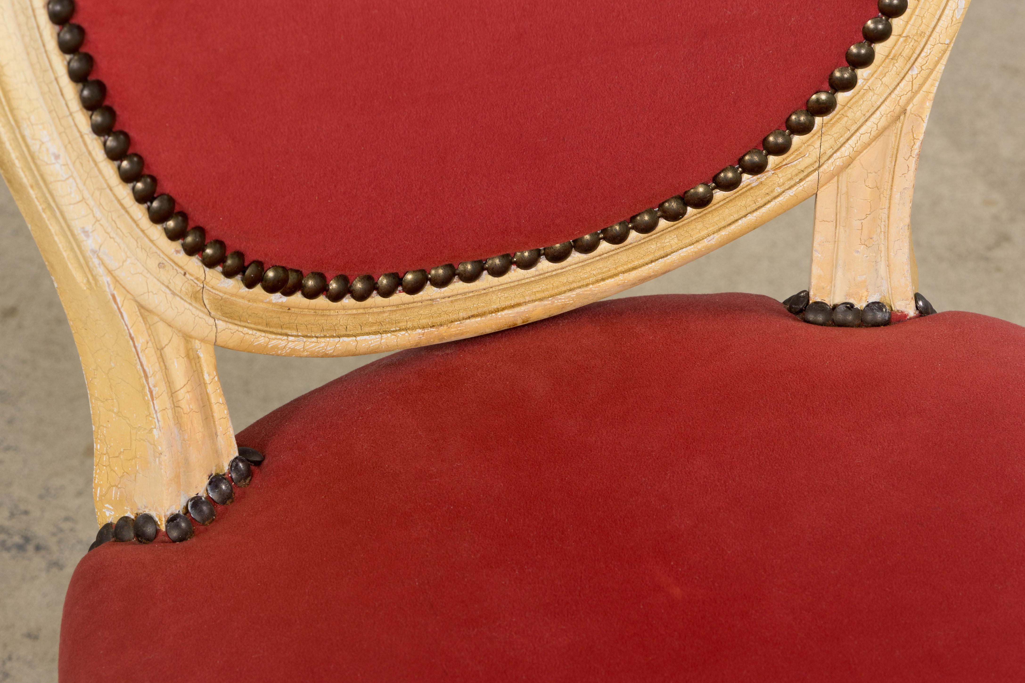 Antique French Luigi XVI  Sedie da pranzo dipinte in velluto lampone - Set di 8 in vendita 4