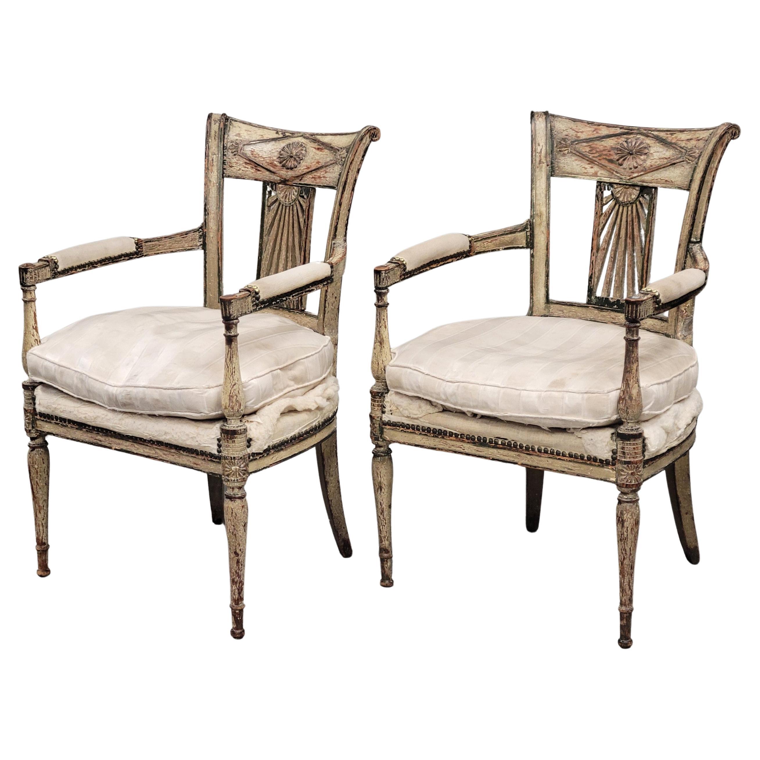 Antike französische bemalte Fauteuil-Stühle im Maison Jansen-Stil im Louis-XVI.-Stil, Paar