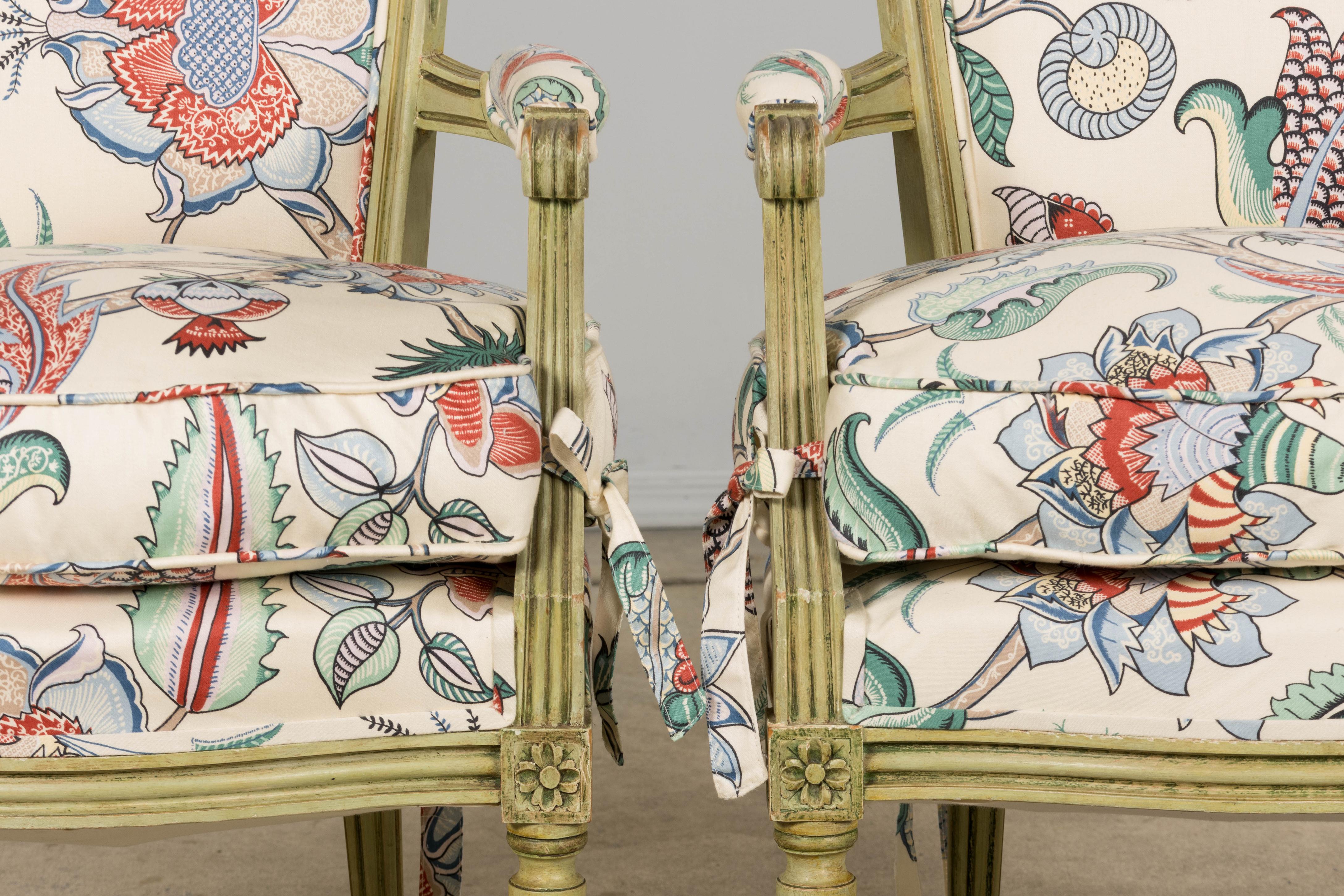 Antique French Louis XVI Painted Green Dining Chairs in Floral Fabric- Set of 6 in vendita 2
