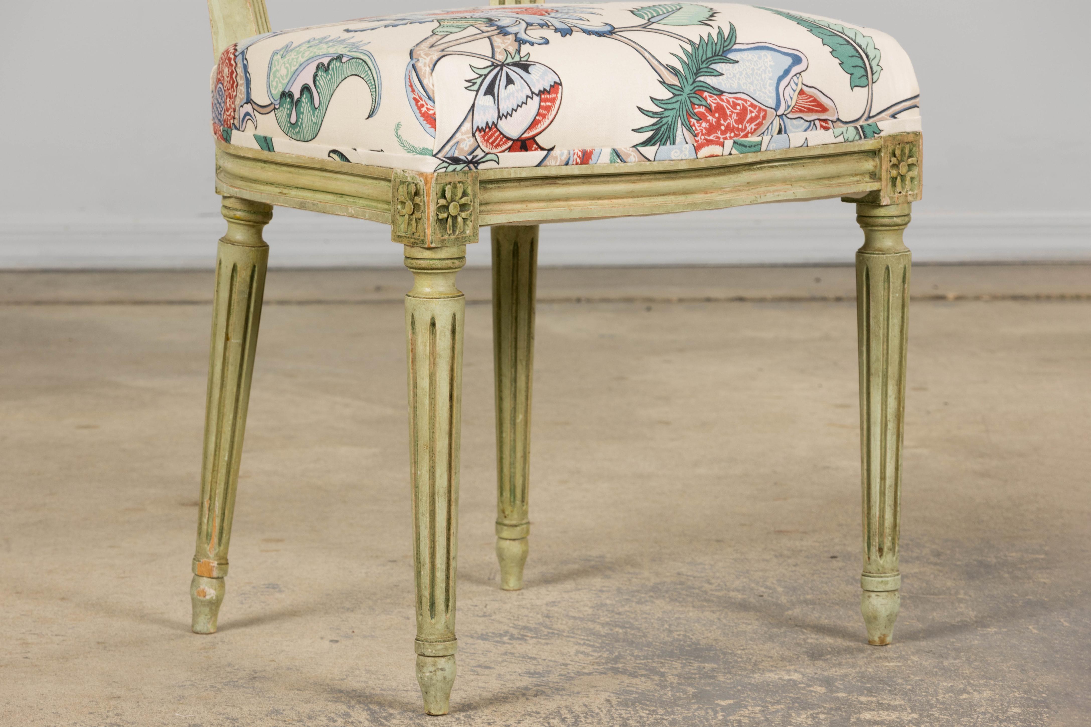 Antique French Louis XVI Painted Green Dining Chairs in Floral Fabric- Set of 6 in vendita 3