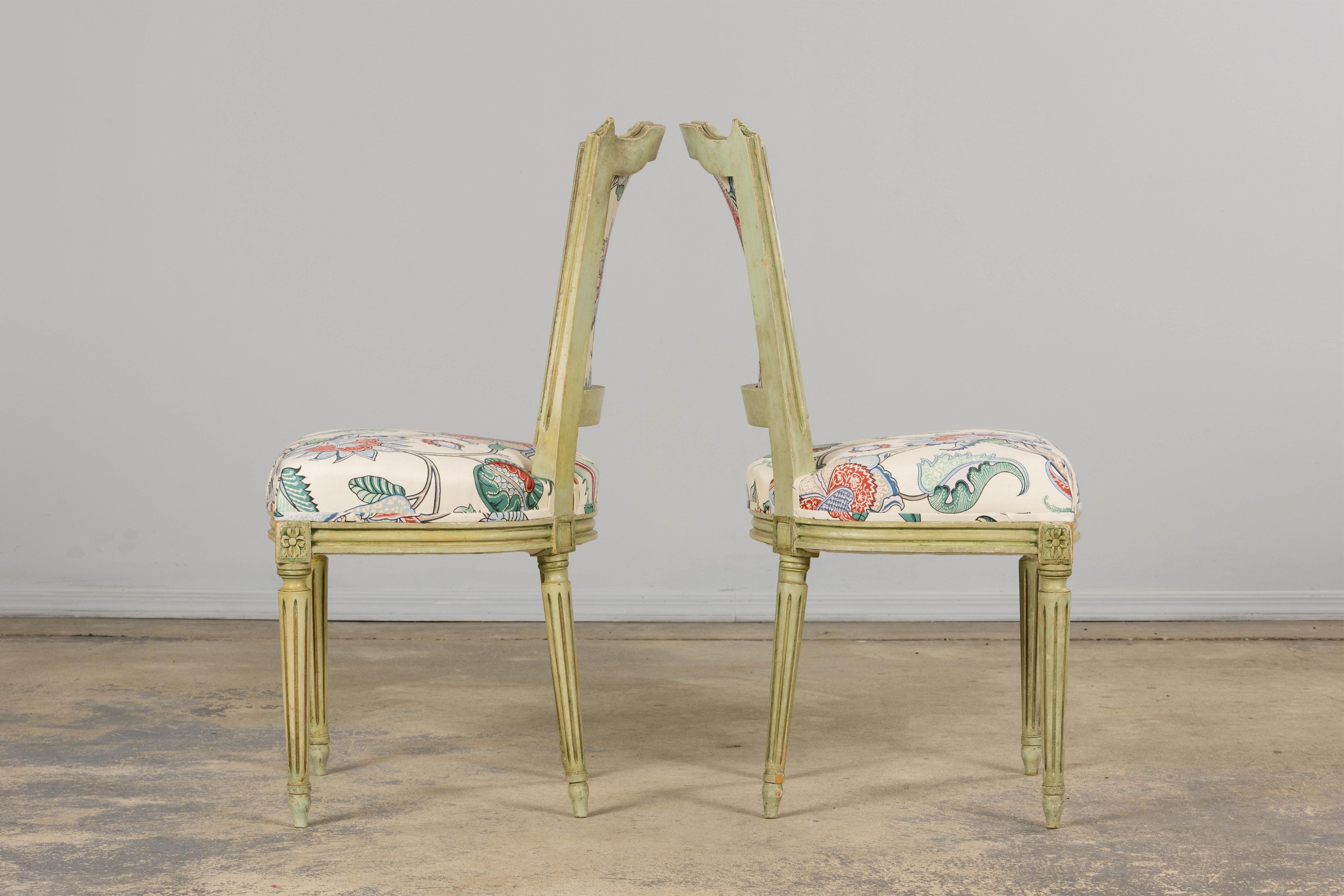 Antique French Louis XVI Painted Green Dining Chairs in Floral Fabric- Set of 6 in vendita 4