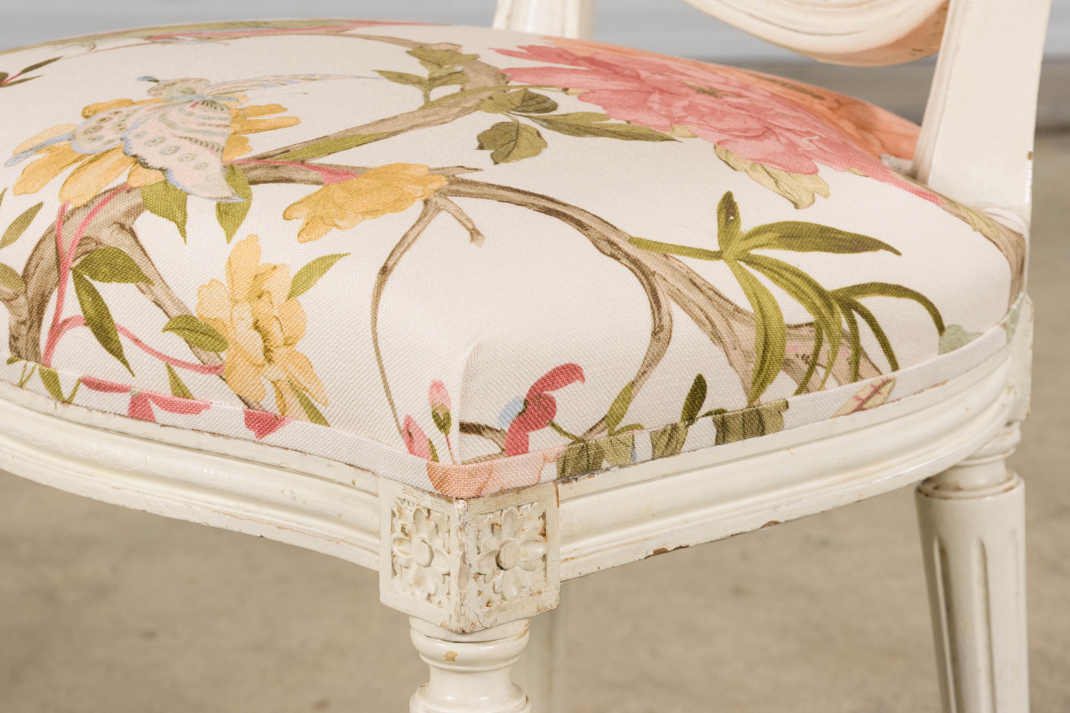 Antique French Louis XVI Painted Side Chairs in Pink Chinoiseries Fabric- A Pair For Sale 14