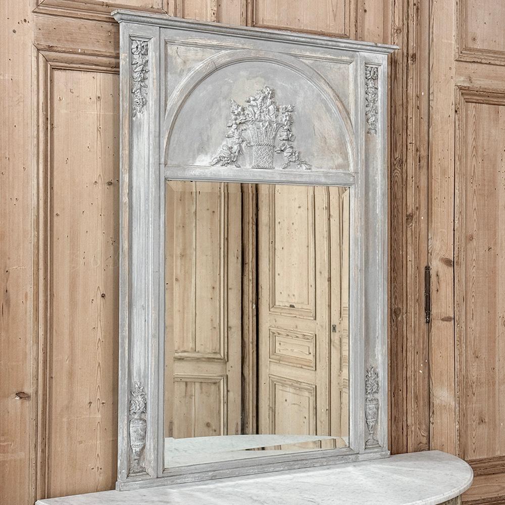 Français Antique French Louis XVI Painted Trumeau Mirror en vente