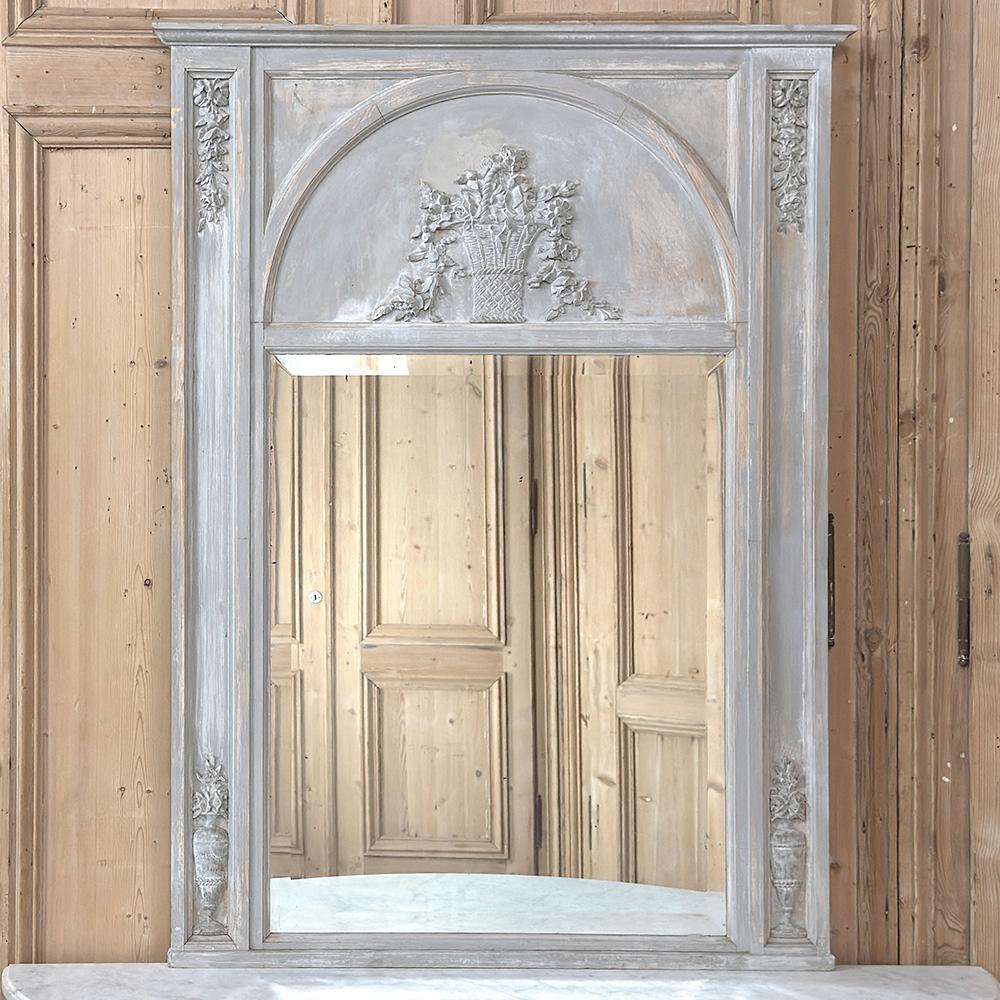 Sculpté à la main Antique French Louis XVI Painted Trumeau Mirror en vente
