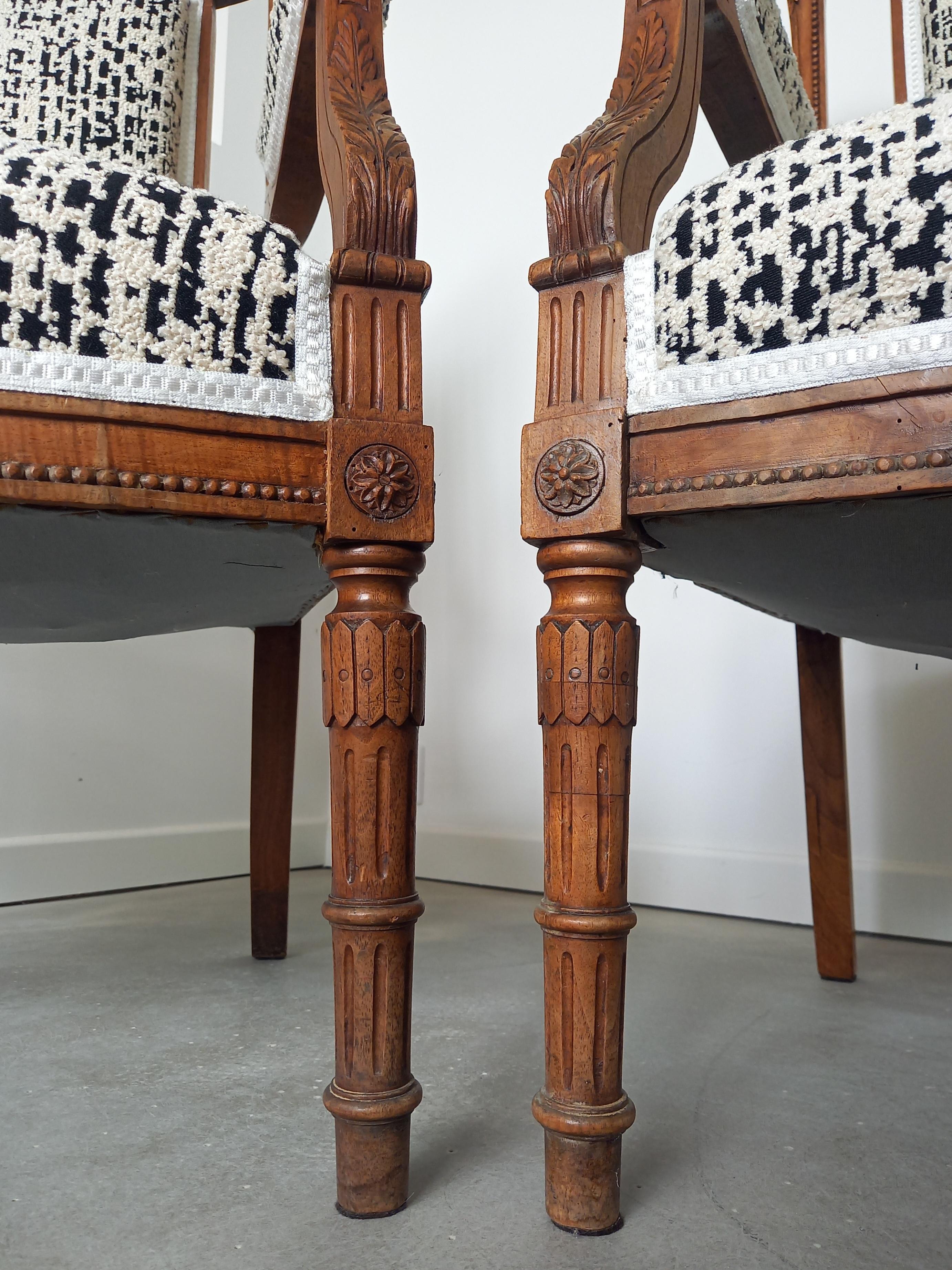 Hand-Carved Antique French Louis XVI Pair Of Armchair, 18th Century For Sale