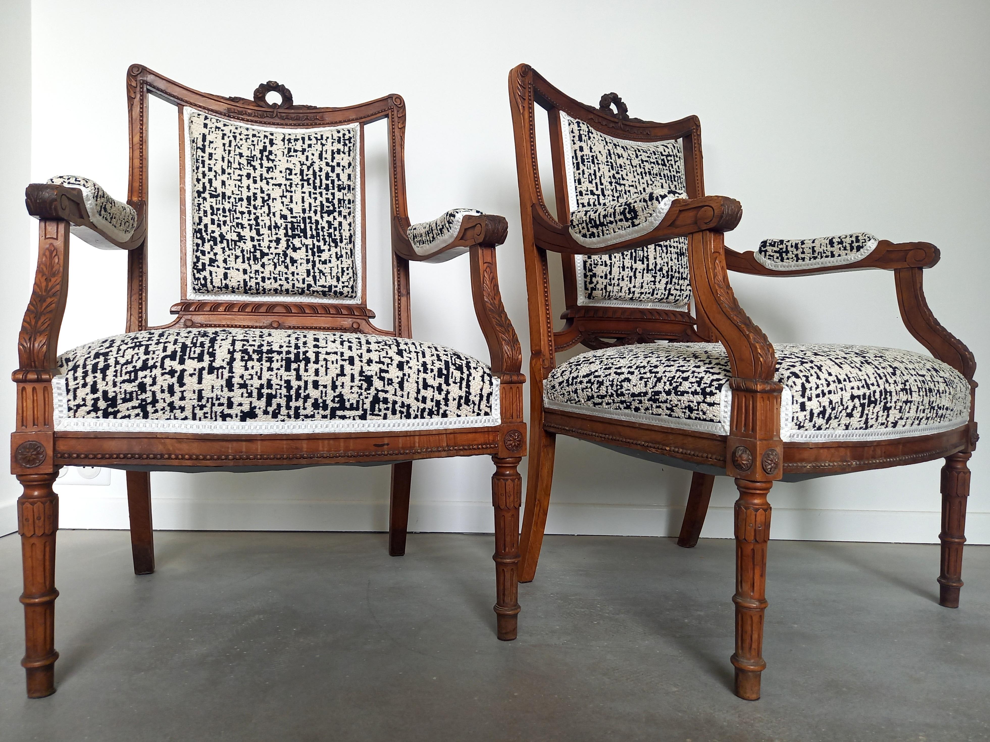 Antique French Louis XVI Pair Of Armchair, 18th Century In Good Condition For Sale In Senonches, Centre-Val de Loire