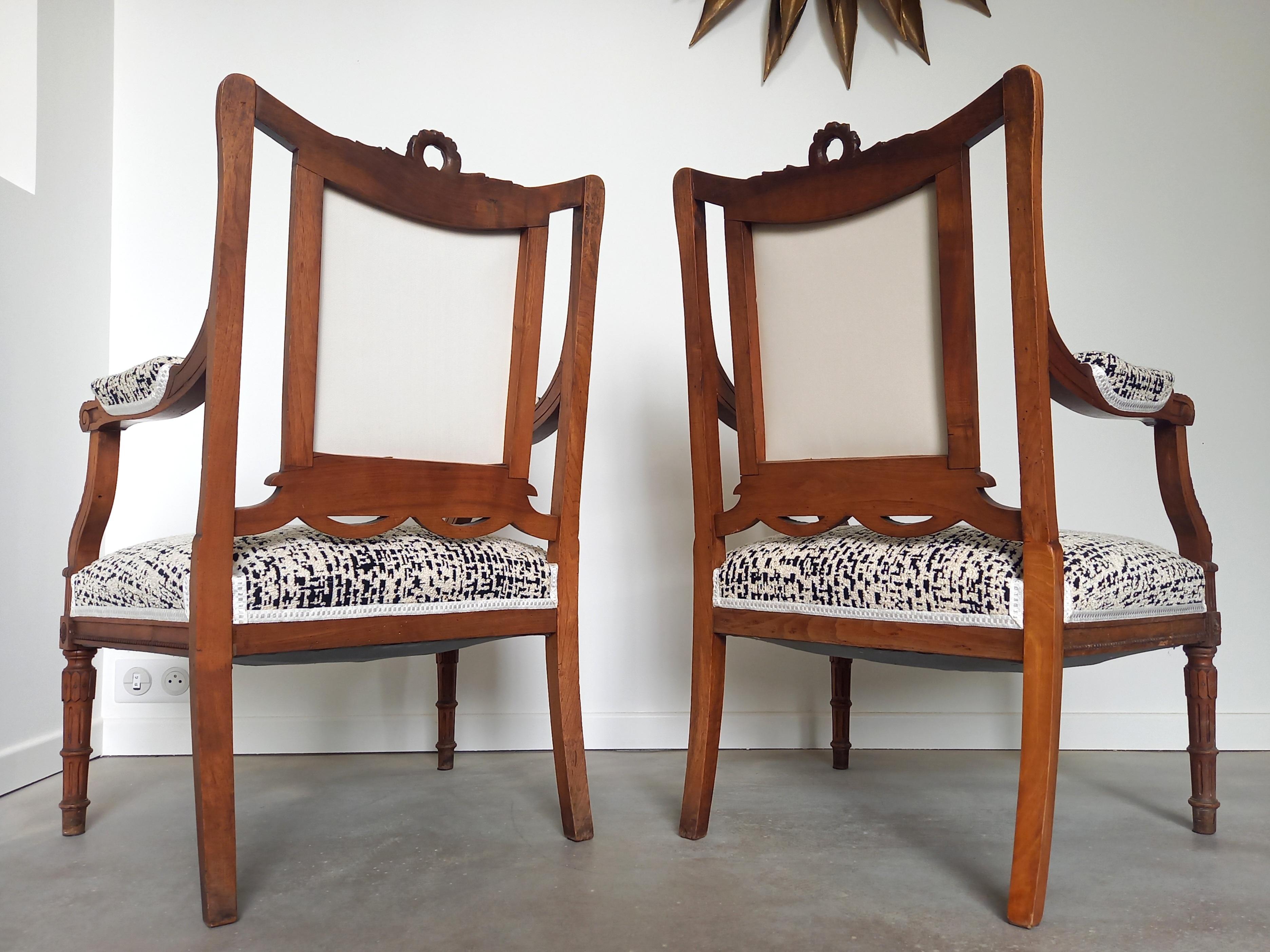 Antique French Louis XVI Pair Of Armchair, 18th Century For Sale 1