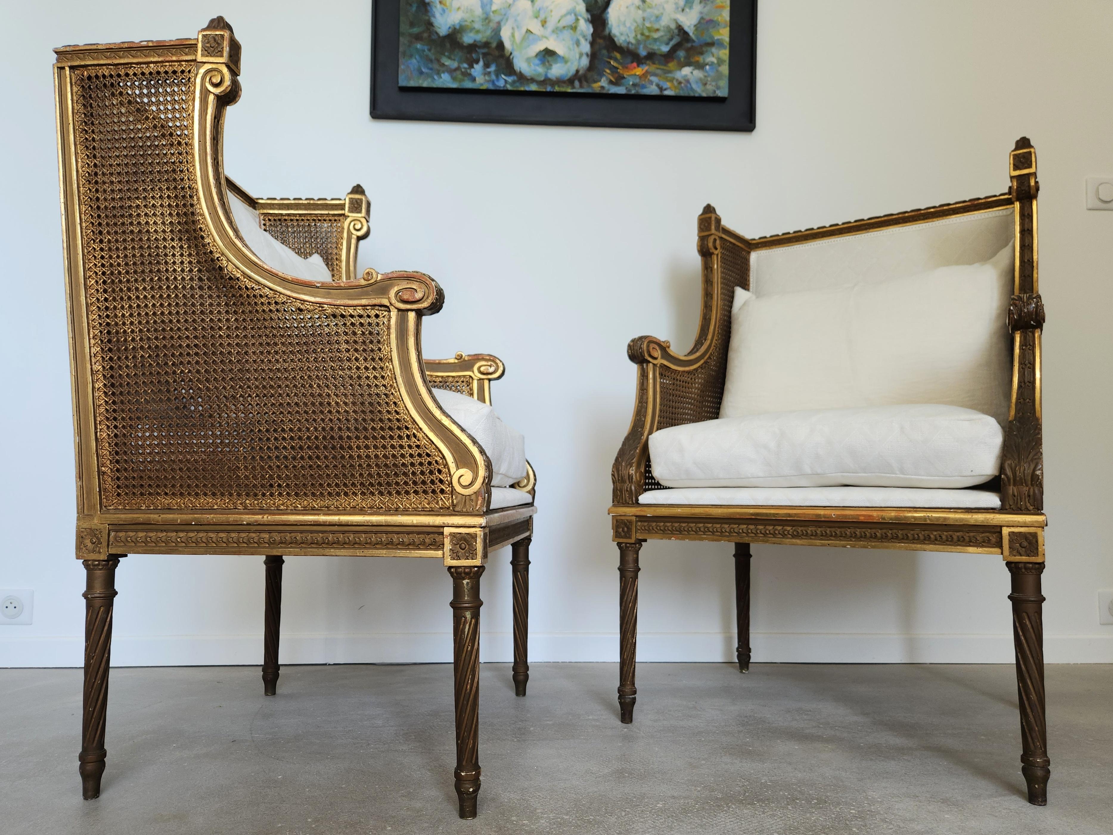 Antique French Louis XVI Pair Of Armchair, Gilded Wood, 18th Century In Good Condition For Sale In Senonches, Centre-Val de Loire