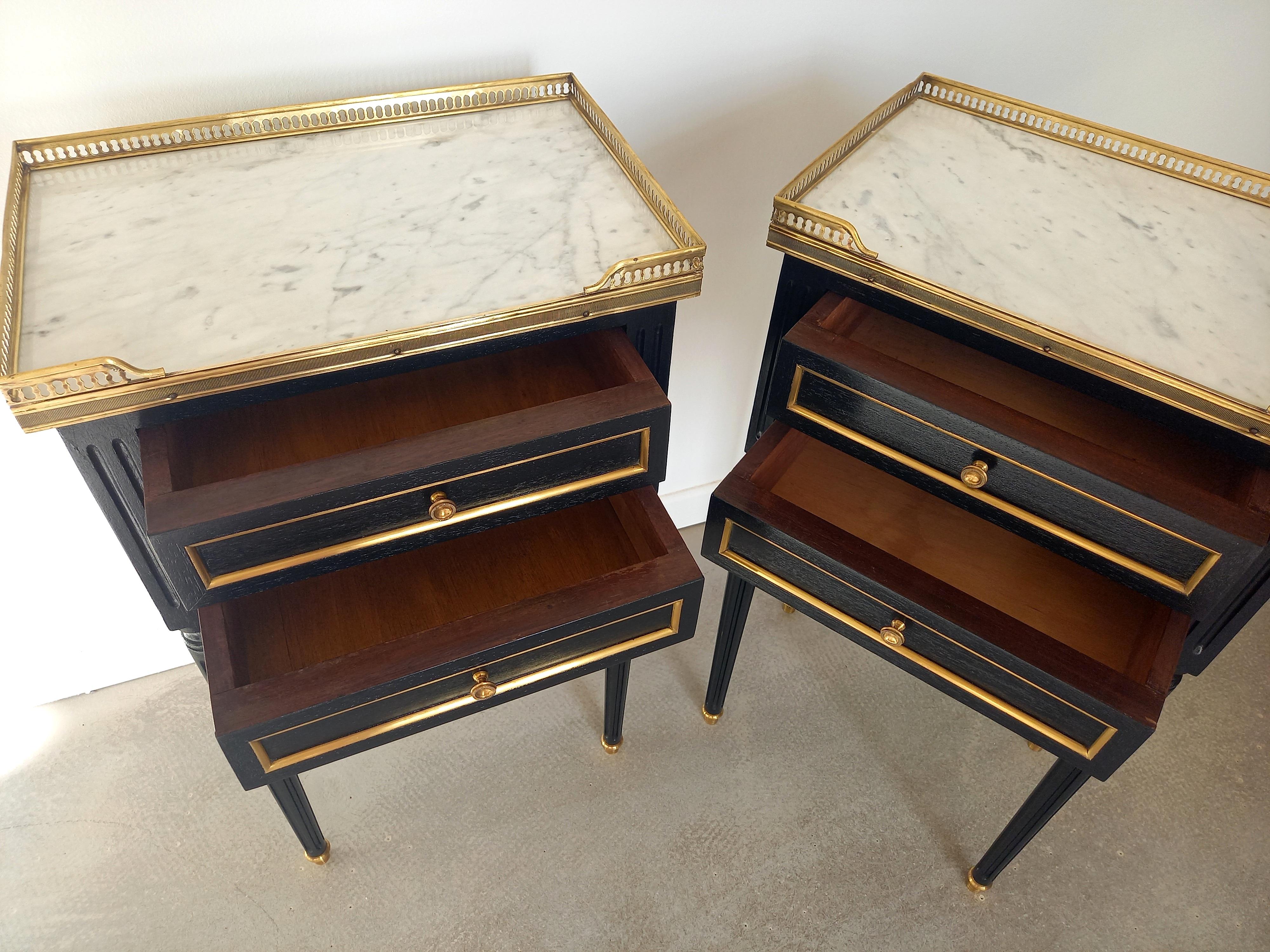 Antique French Louis XVI Pair Of Nightstairs Marble & Bronze For Sale 1