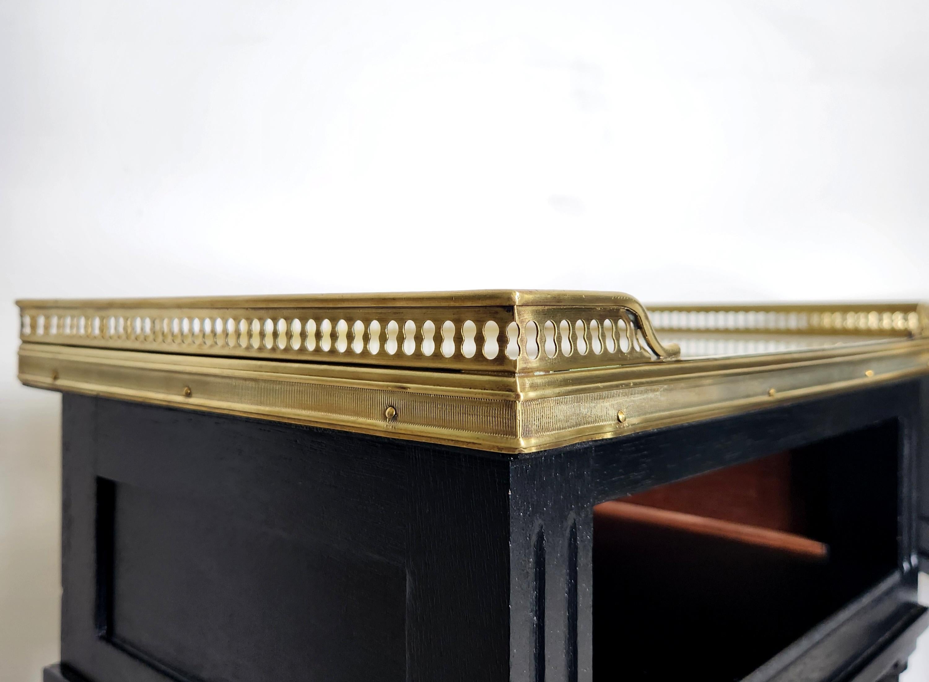 Antique French Louis XVI Pair Of Nightstands End Tables Marble & Bronze For Sale 6