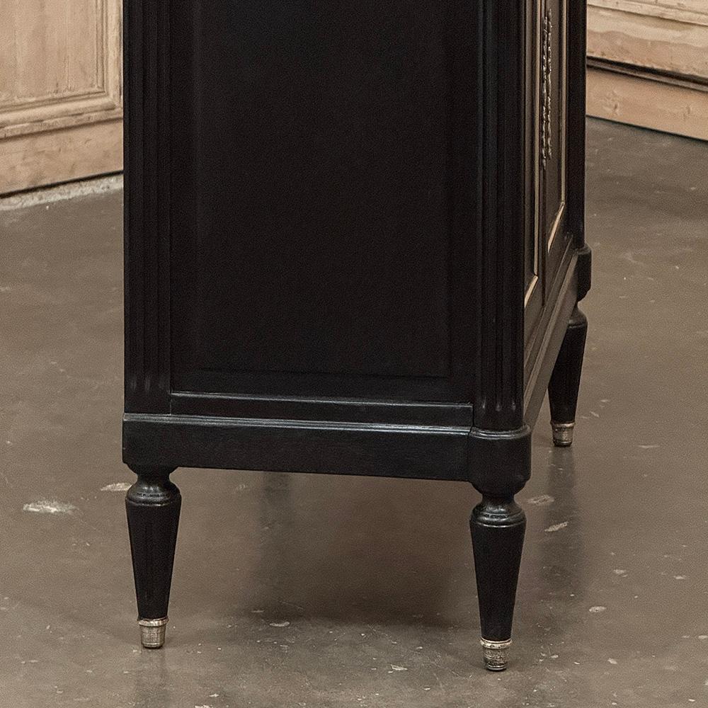Antique French Louis XVI Petite Mahogany Buffet con marmo di Carrara in vendita 2