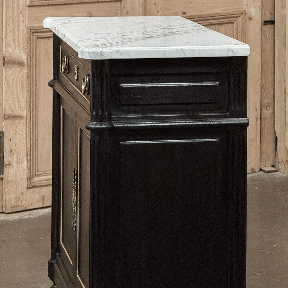 Antique French Louis XVI Petite Mahogany Buffet con marmo di Carrara in vendita 3