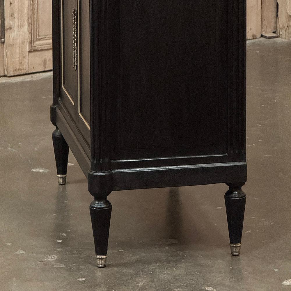 Antique French Louis XVI Petite Mahogany Buffet con marmo di Carrara in vendita 4