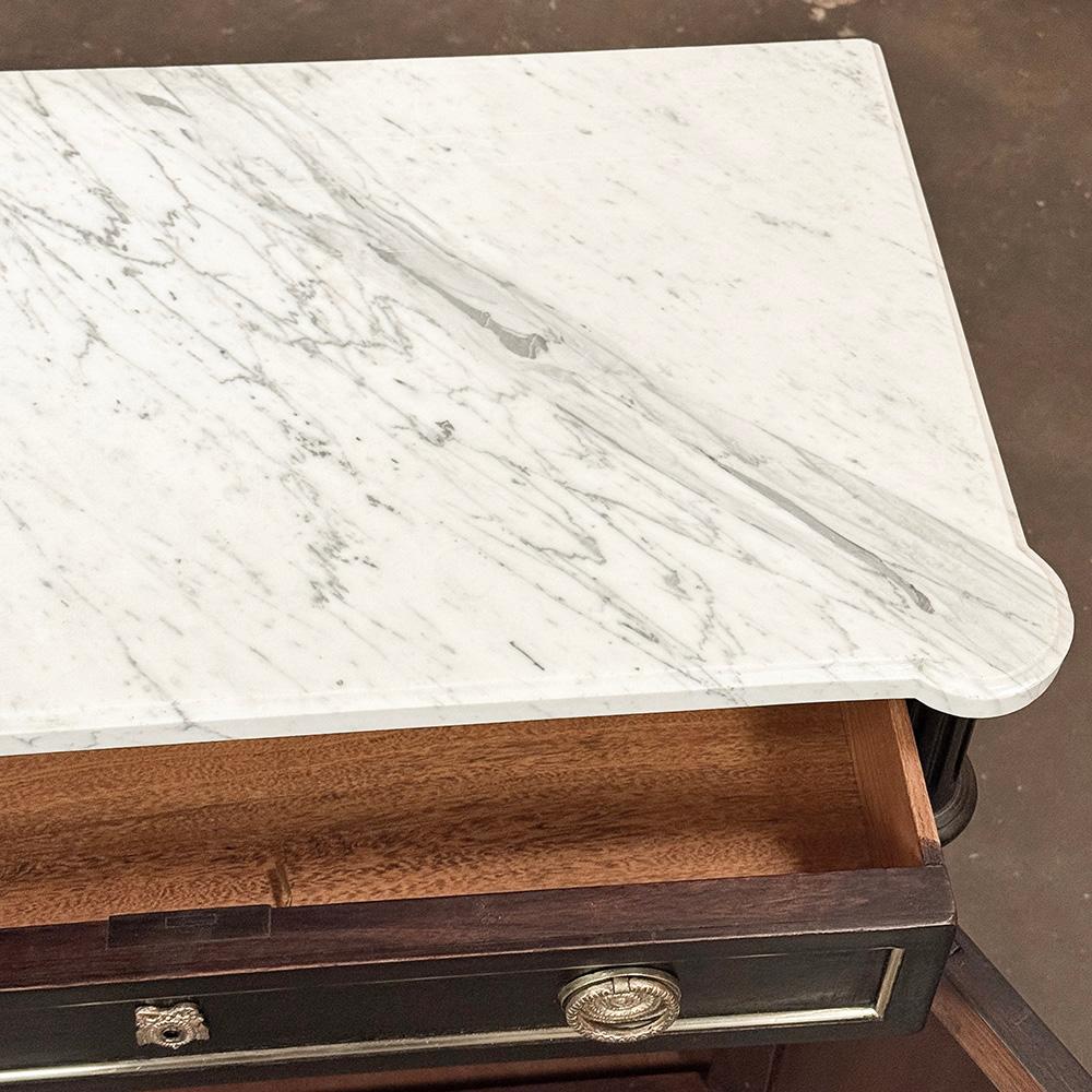 Antique French Louis XVI Petite Mahogany Buffet con marmo di Carrara in vendita 9