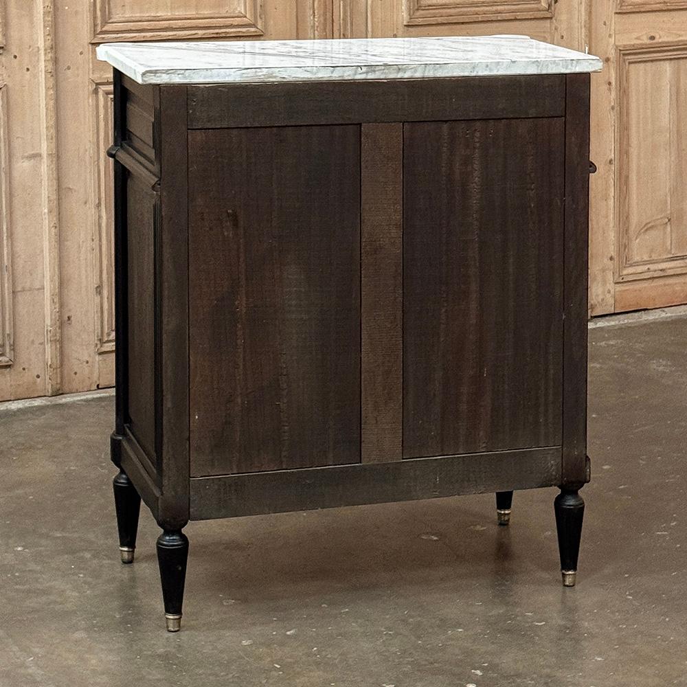 Antique French Louis XVI Petite Mahogany Buffet con marmo di Carrara in vendita 10