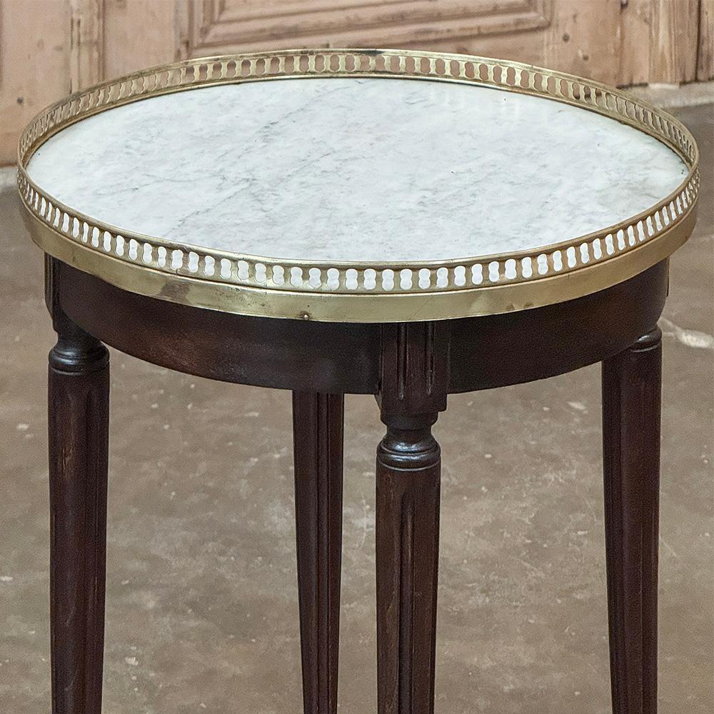 Antique French Louis XVI Round Mahogany End Table with Carrara Marble For Sale 4