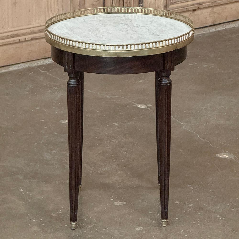 Antique French Louis XVI Round Mahogany End Table with Carrara Marble In Good Condition For Sale In Dallas, TX