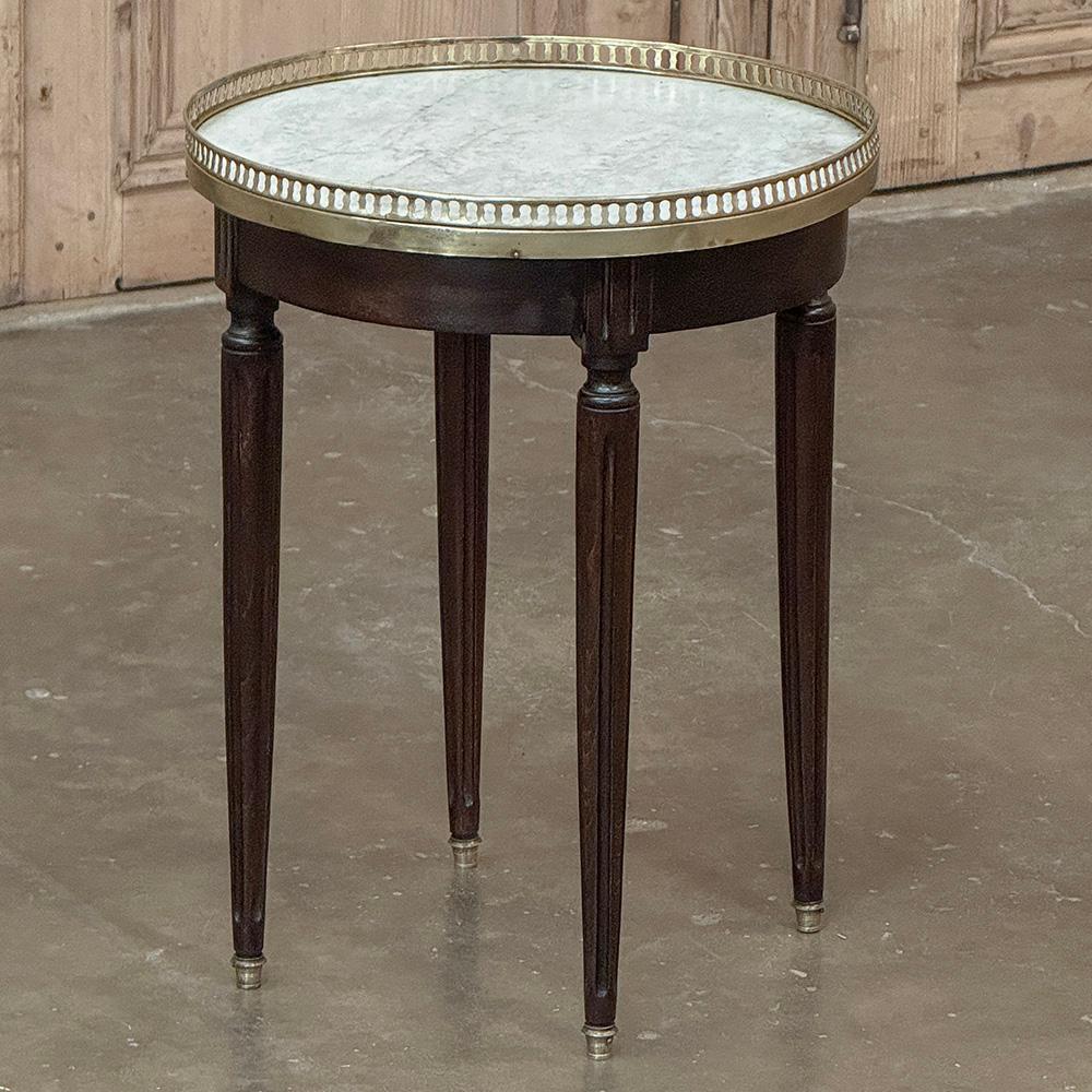 Brass Antique French Louis XVI Round Mahogany End Table with Carrara Marble For Sale