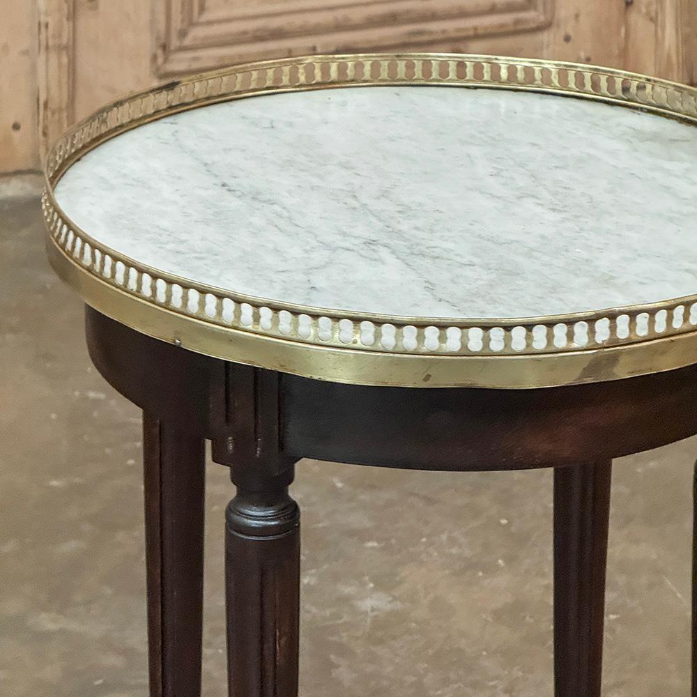 Antique French Louis XVI Round Mahogany End Table with Carrara Marble For Sale 1