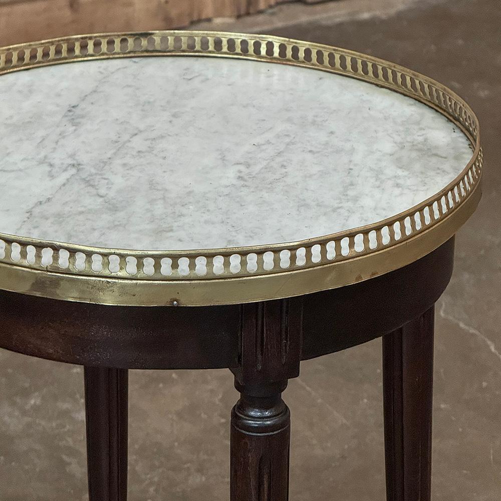 Antique French Louis XVI Round Mahogany End Table with Carrara Marble For Sale 3