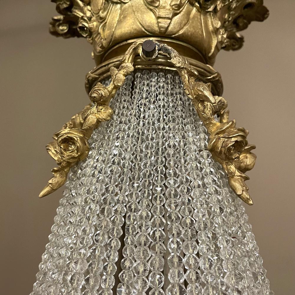 Antiker französischer Louis-XVI-Perlen-Kronleuchter aus Kristall und Bronze im Angebot 9