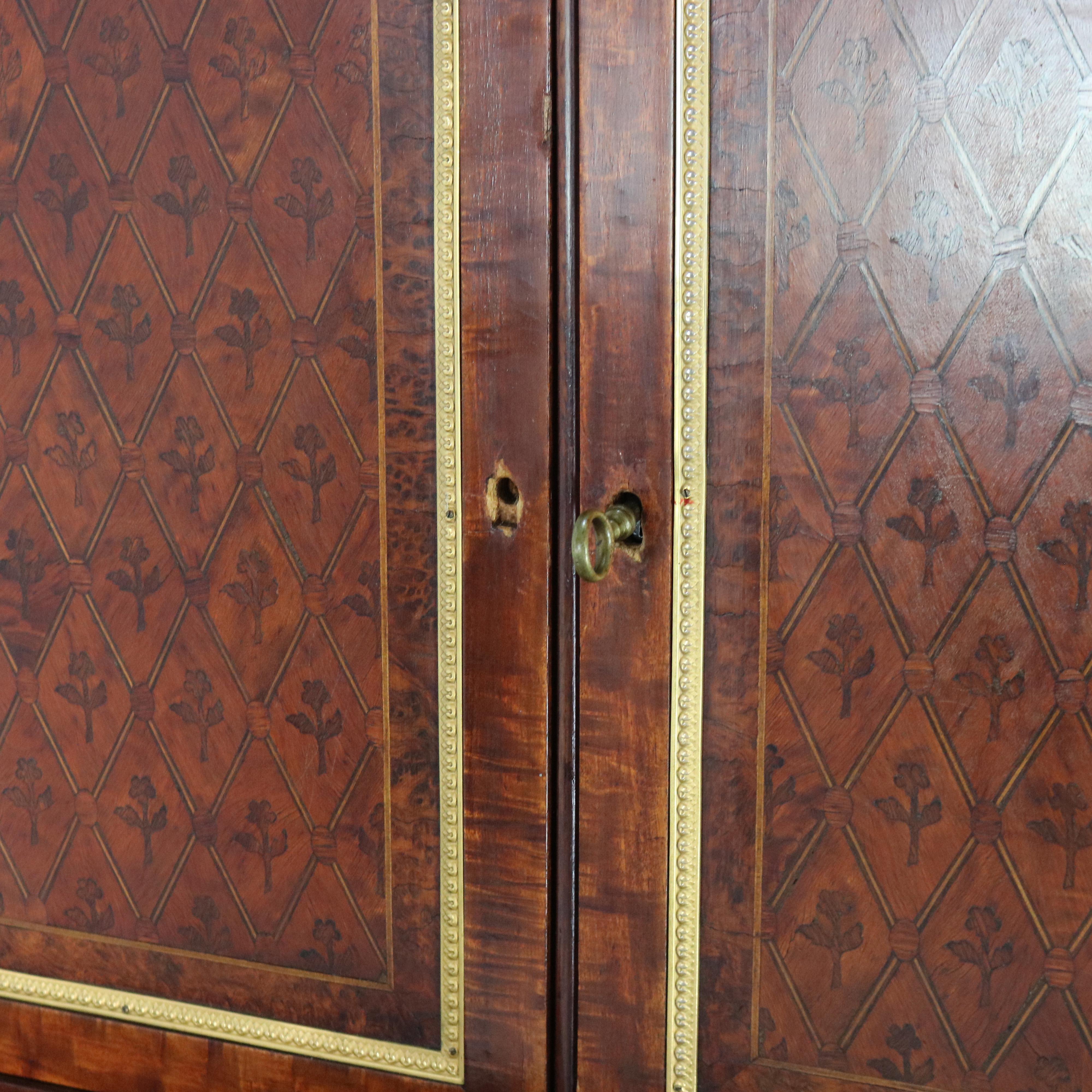 Bois de violette Ancien bureau secrétaire de dame Louis XVI en bois de satin, bois de roi et bois de rose