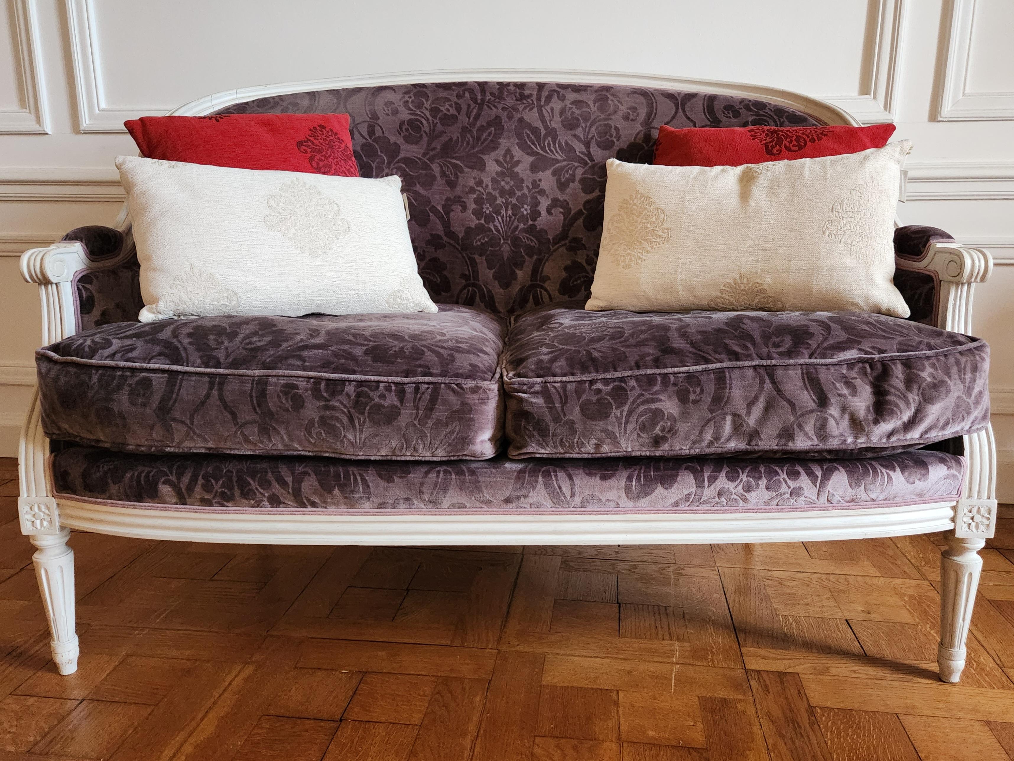 Antique French Louis XVI SeatAntique French Sofa, Maison Pierre Frey Velvet Luis XVI en venta