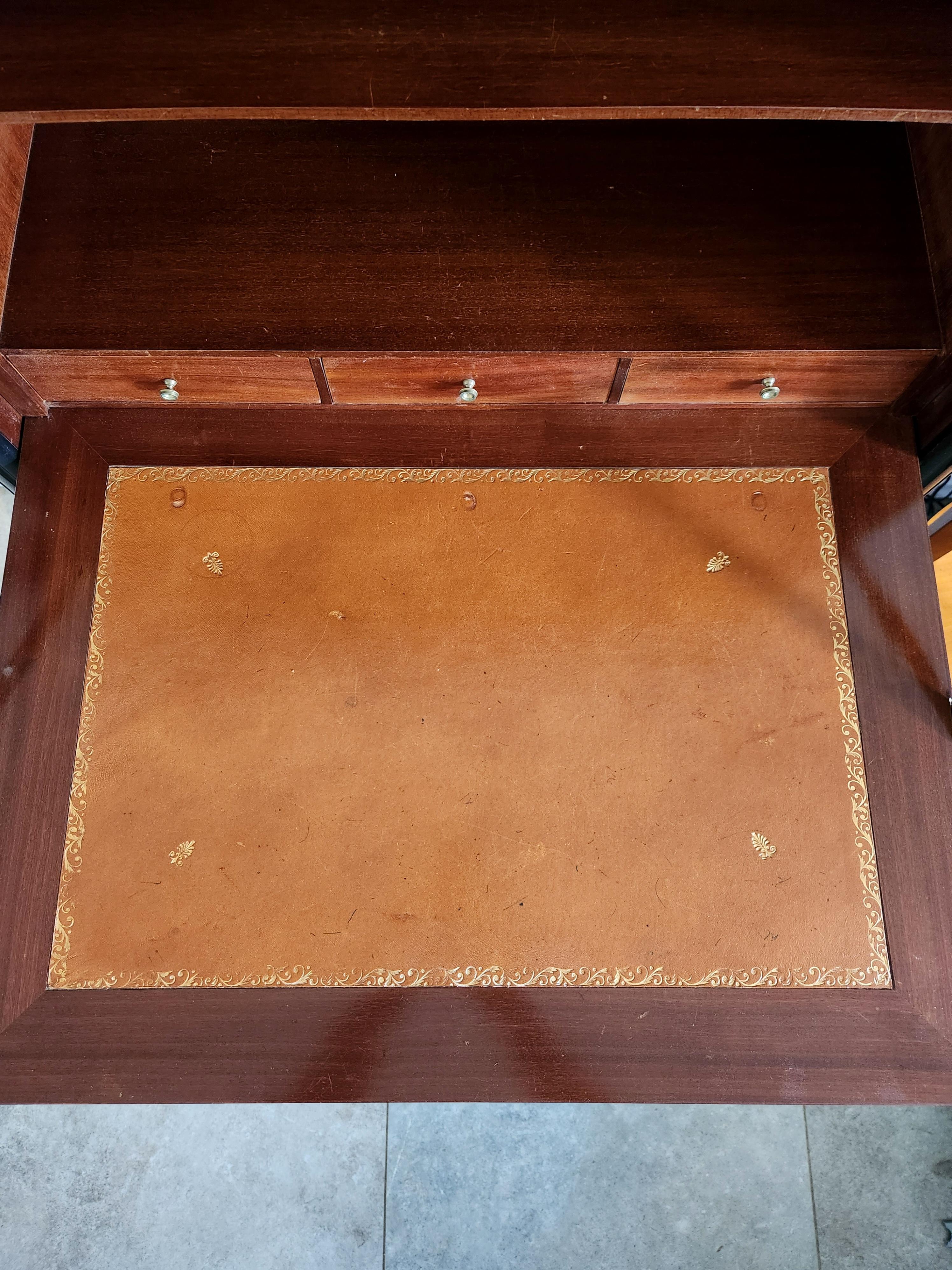 Antigua cómoda secreter francesa Luis XVI, mármol de Carrara en venta 4